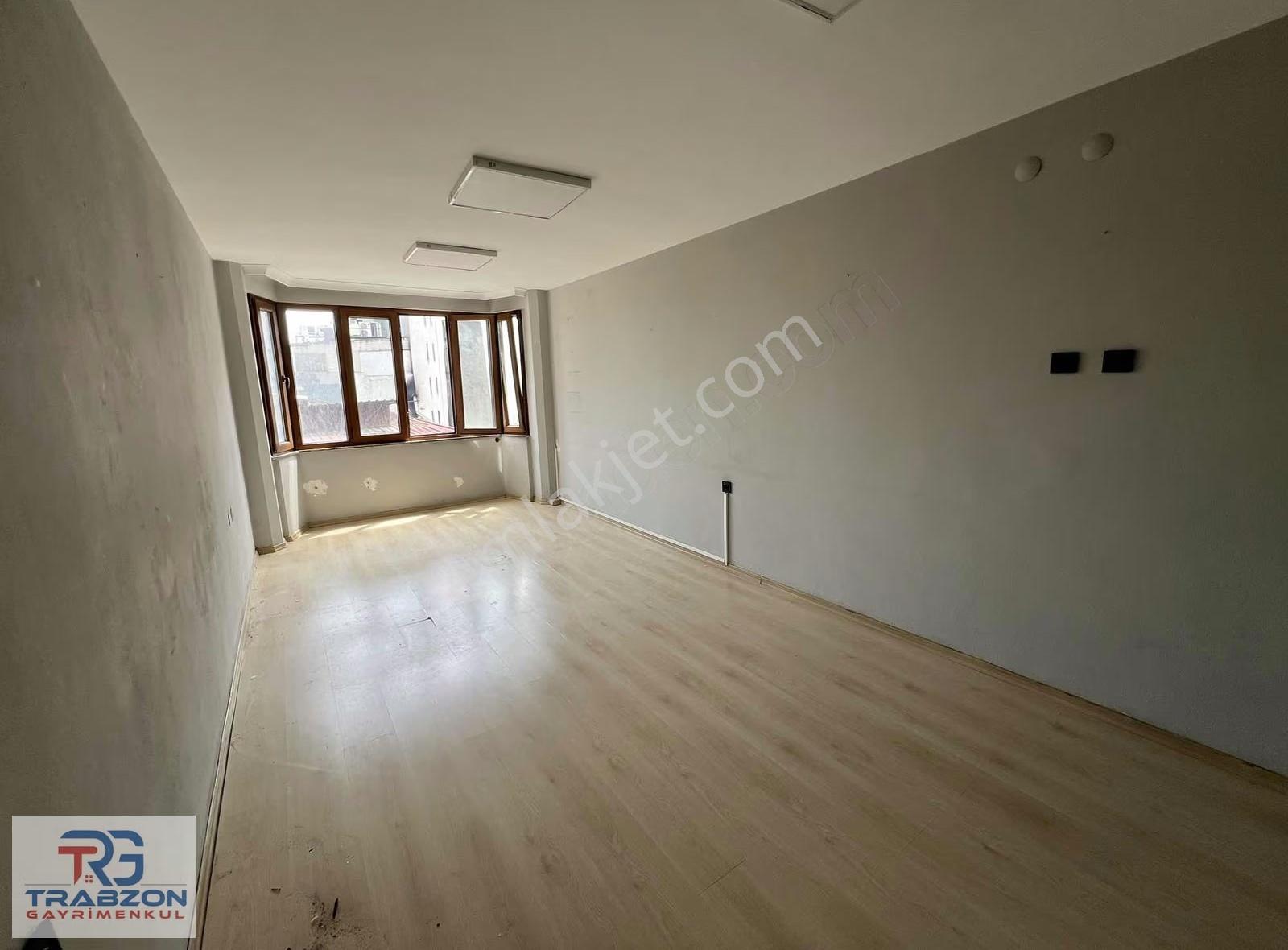 Meydan Onbaşı İşhanında Kiralık Ofis - Görsel 3