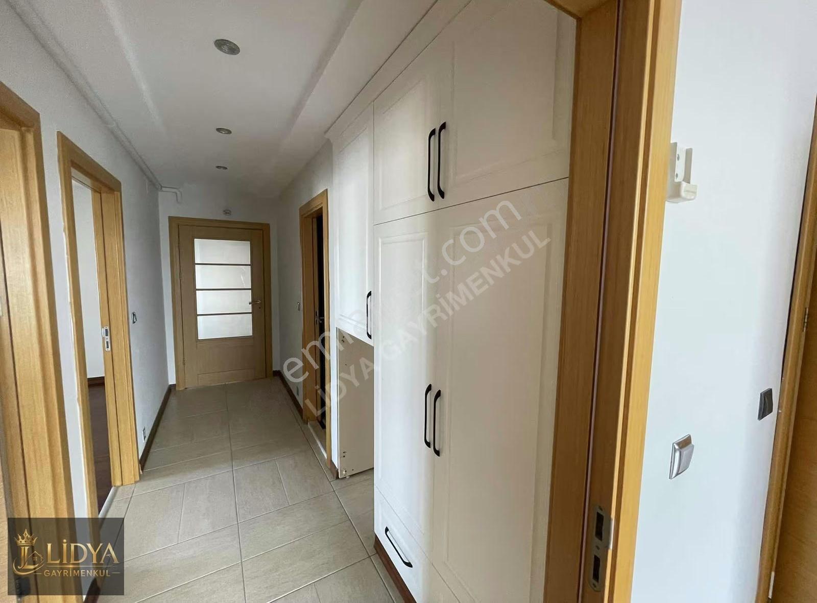 Akdeniz Mah. Merkezi Konum Kiralık 4+1 Ultra Geniş Daire - Görsel 4