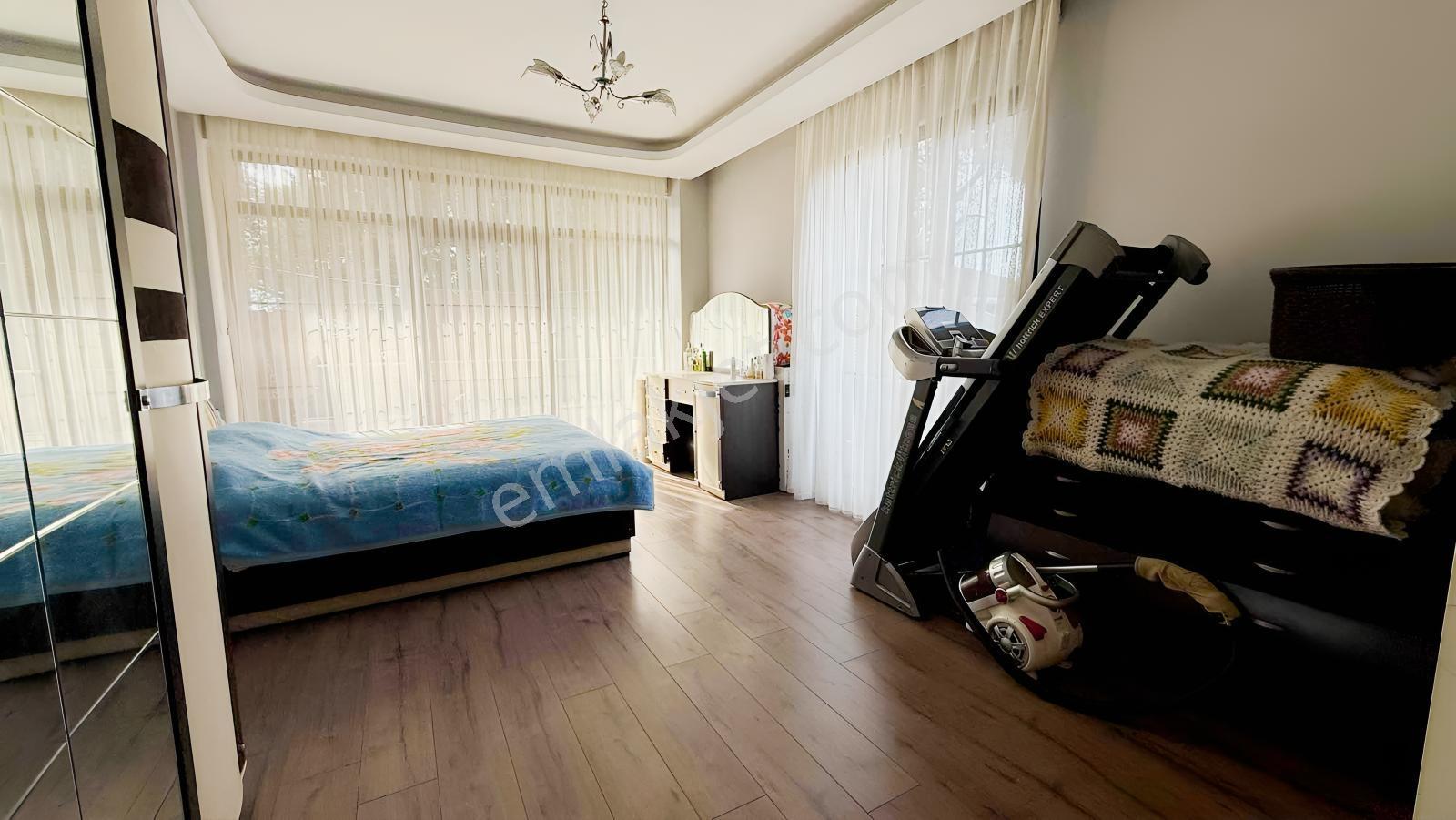 Bm Real Estate Nilüfer Demirci'de Satılık 4+1 Tripleks Villa - Görsel 22