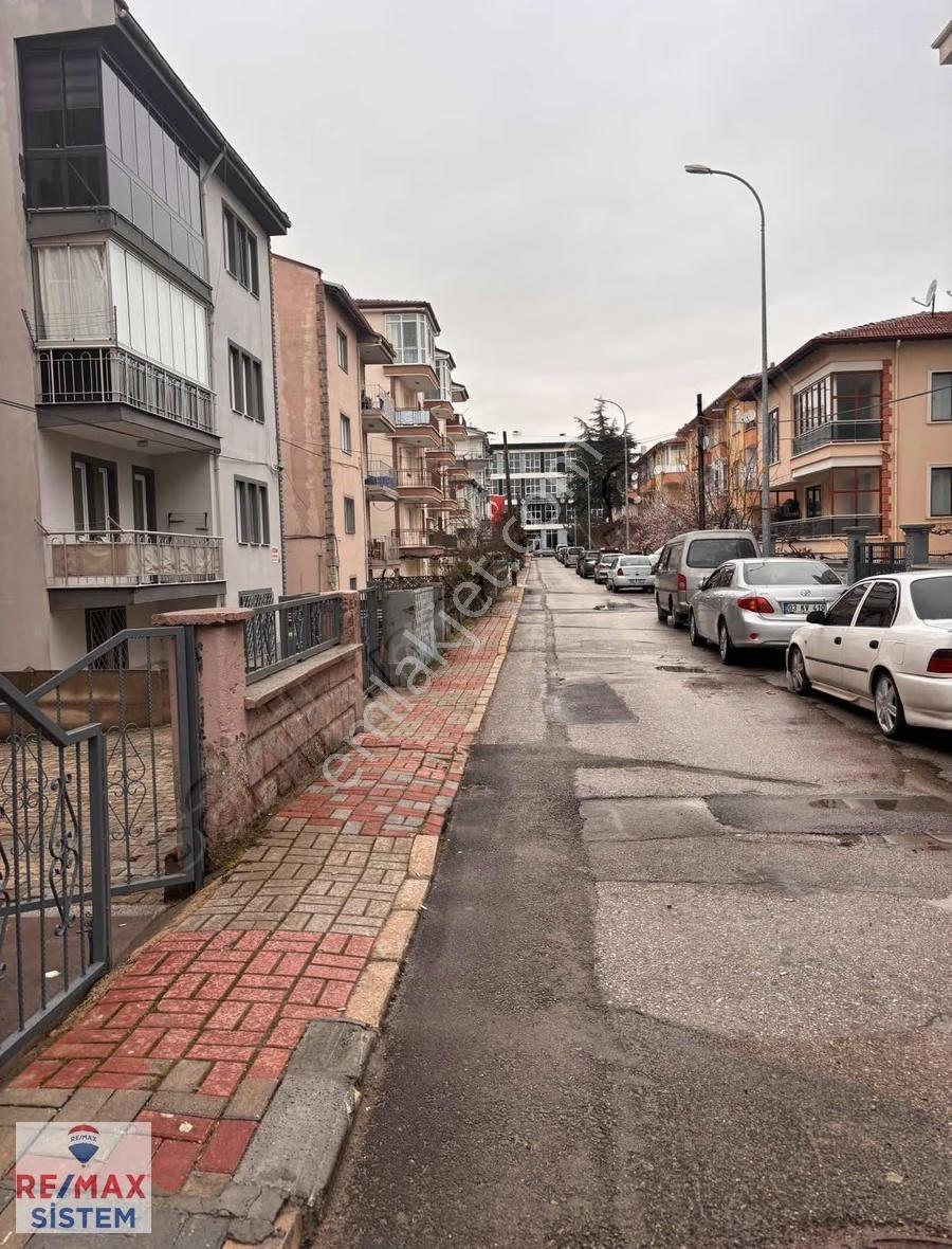 Kocatepe Mah Merkezi Lokasyon Yenilenmiş 2+1 Geniş Satılık Daire - Görsel 14
