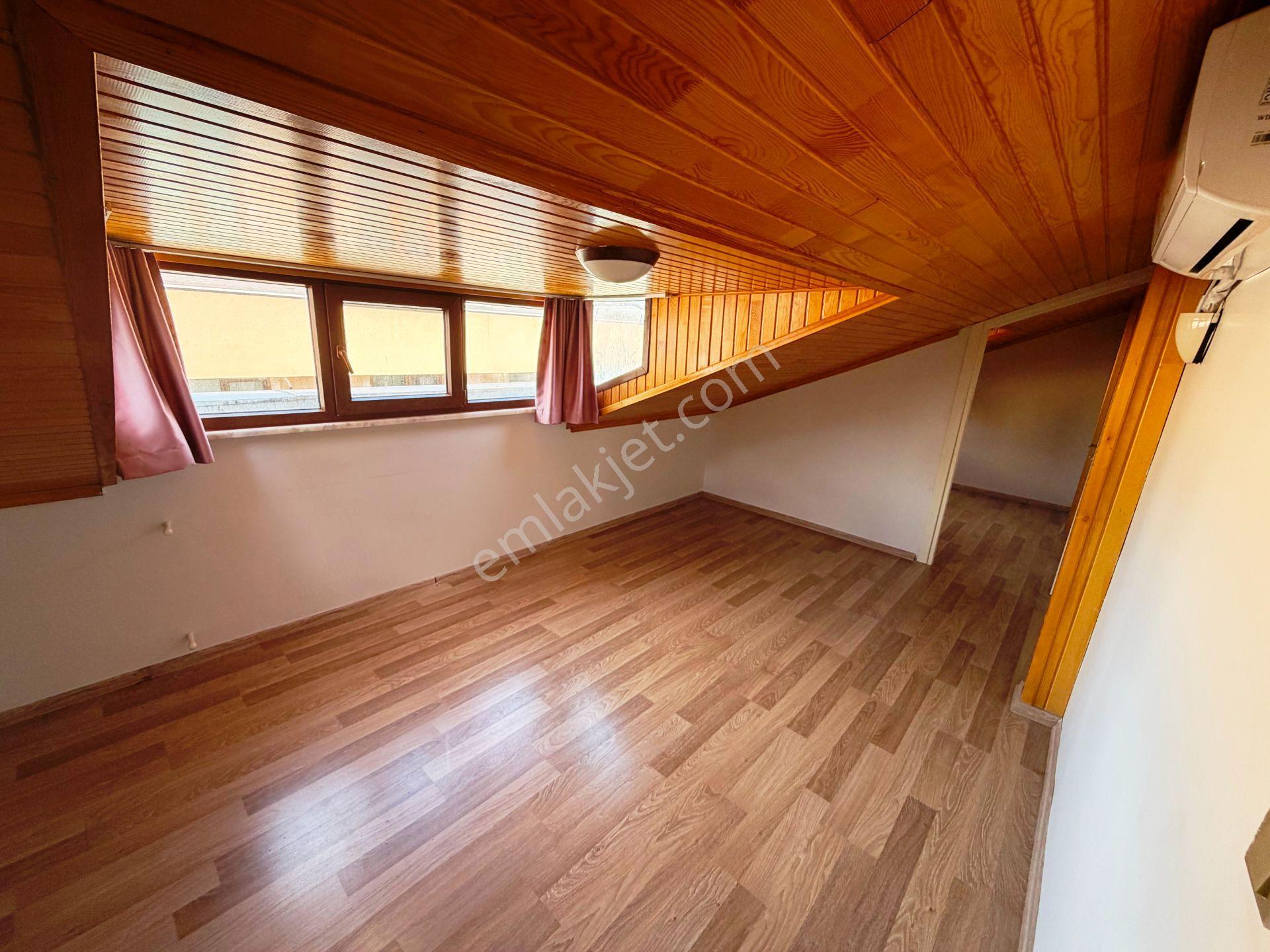 Bağdat-tren Arası 12 Yıllık İskanlı 280m2 Dublex Boş Satılık 6+2 - Görsel 15