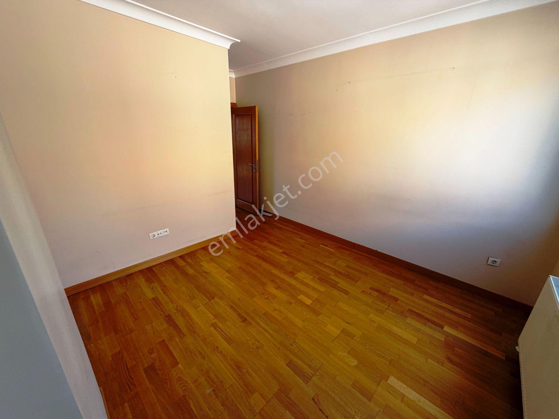 Bağdat-tren Arası 12 Yıllık İskanlı 280m2 Dublex Boş Satılık 6+2 - Görsel 11