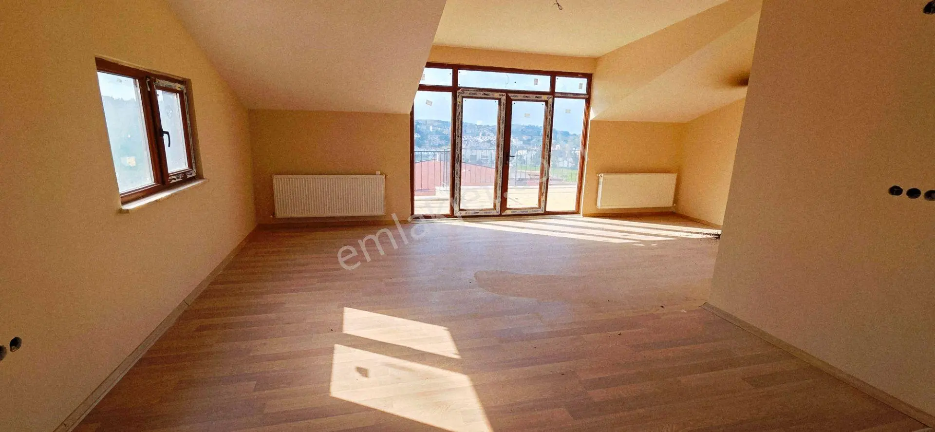 Bayramoğlu 5 Yıllık Sitede 2 Banyo 2 Balkonlu 160m2 Satılık 3+1 - Görsel 4