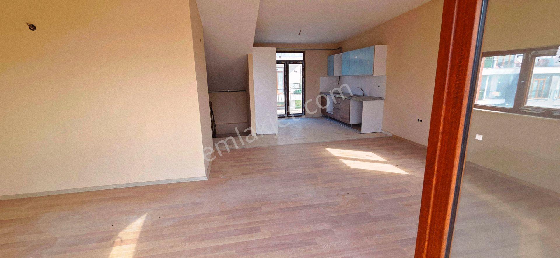 Bayramoğlu 5 Yıllık Sitede 2 Banyo 2 Balkonlu 160m2 Satılık 3+1 - Görsel 8