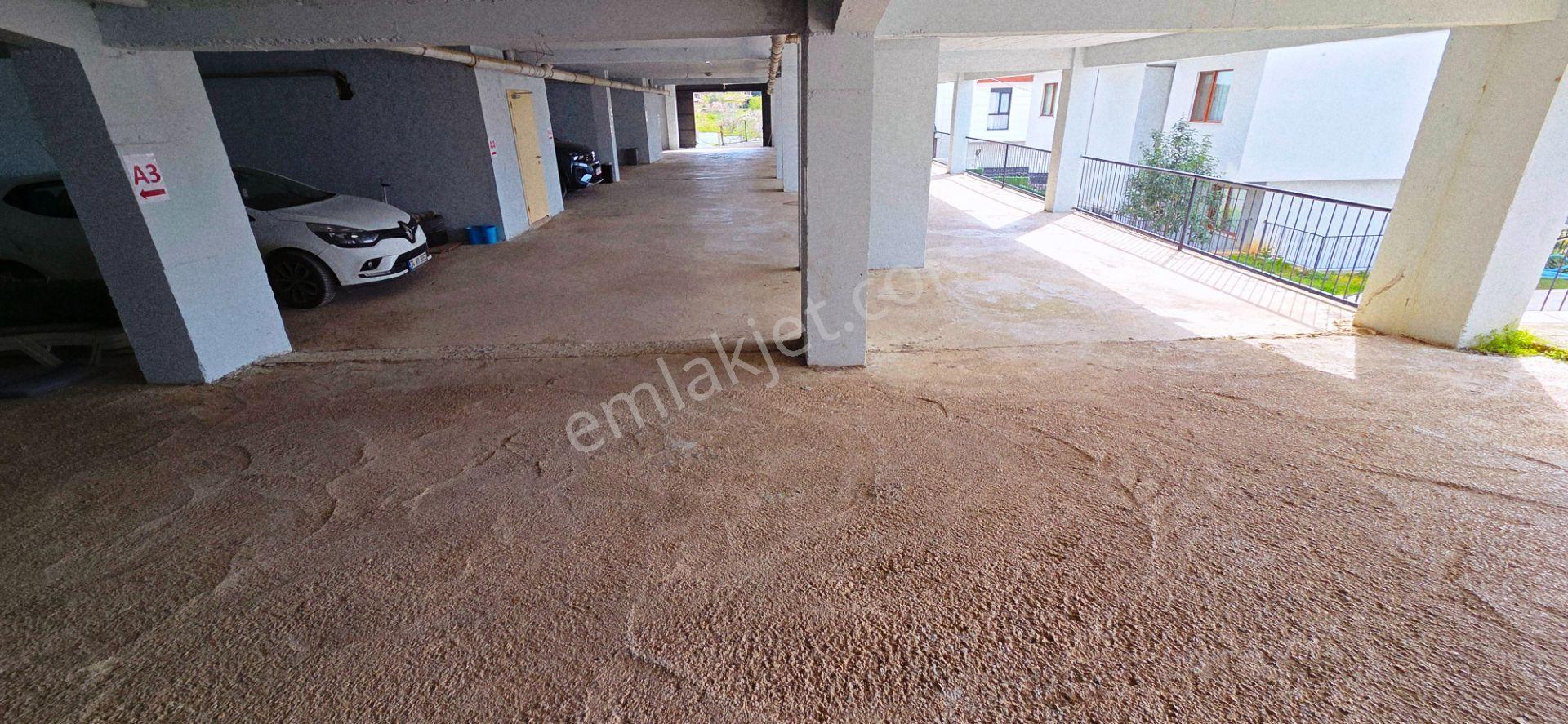 Bayramoğlu 5 Yıllık Sitede 2 Banyo 2 Balkonlu 160m2 Satılık 3+1 - Görsel 35