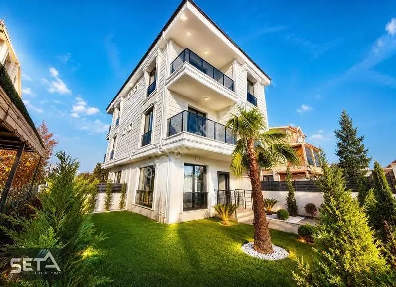 ▃▅▇seta Grup▇▅▃denize Yakın Geniş Bahçli 4+1 Lüks Villa