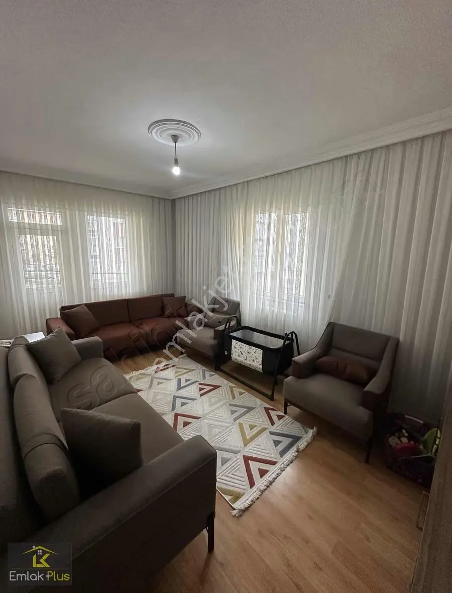 Gazi Lisesi Arkasında Satılık 3+1 Güney Cephe Ara Kat Daire