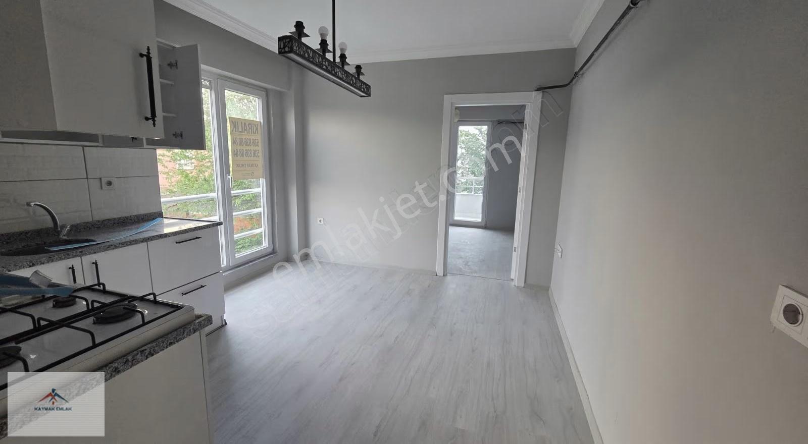 Orta Kat Hastaneye Yakın 1+1 Kiralık Daire - Görsel 15