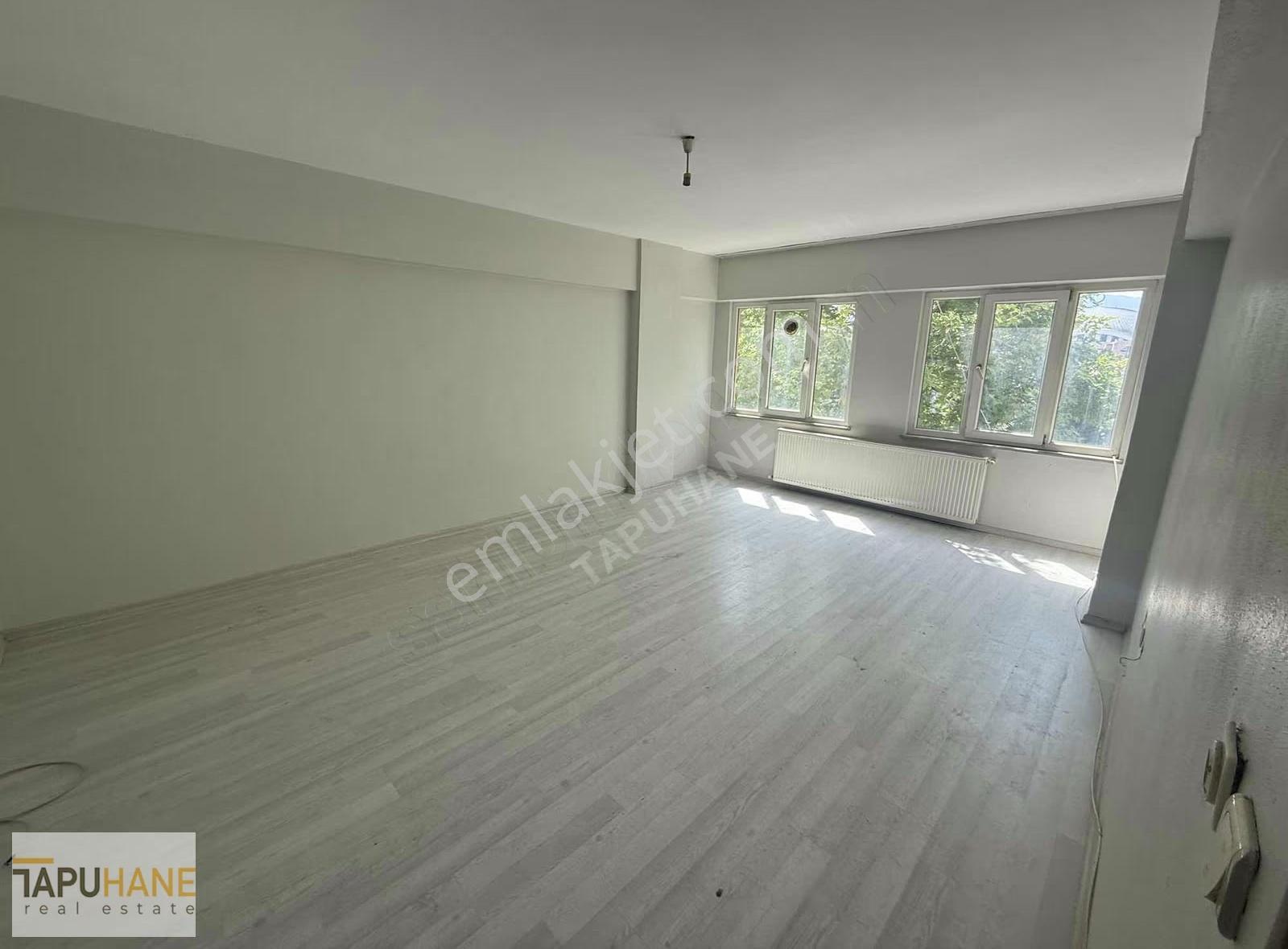 Üniversite Caddesi Kiralık 3+1 Daire