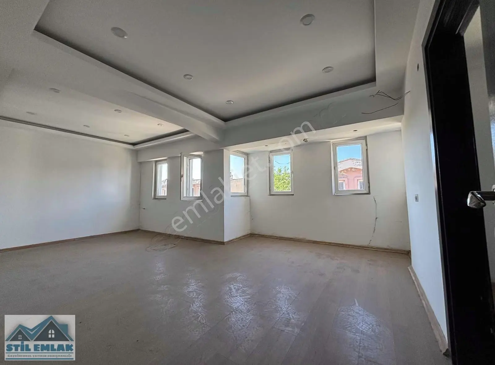 Salihli Tüccarlar Sitesi Satılık Dükkan - Görsel 5