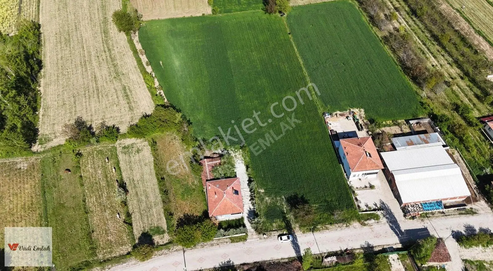 Satılık Güryıldız Da Yola Sıfır Ev Bahçe Muhteşem Konumlu