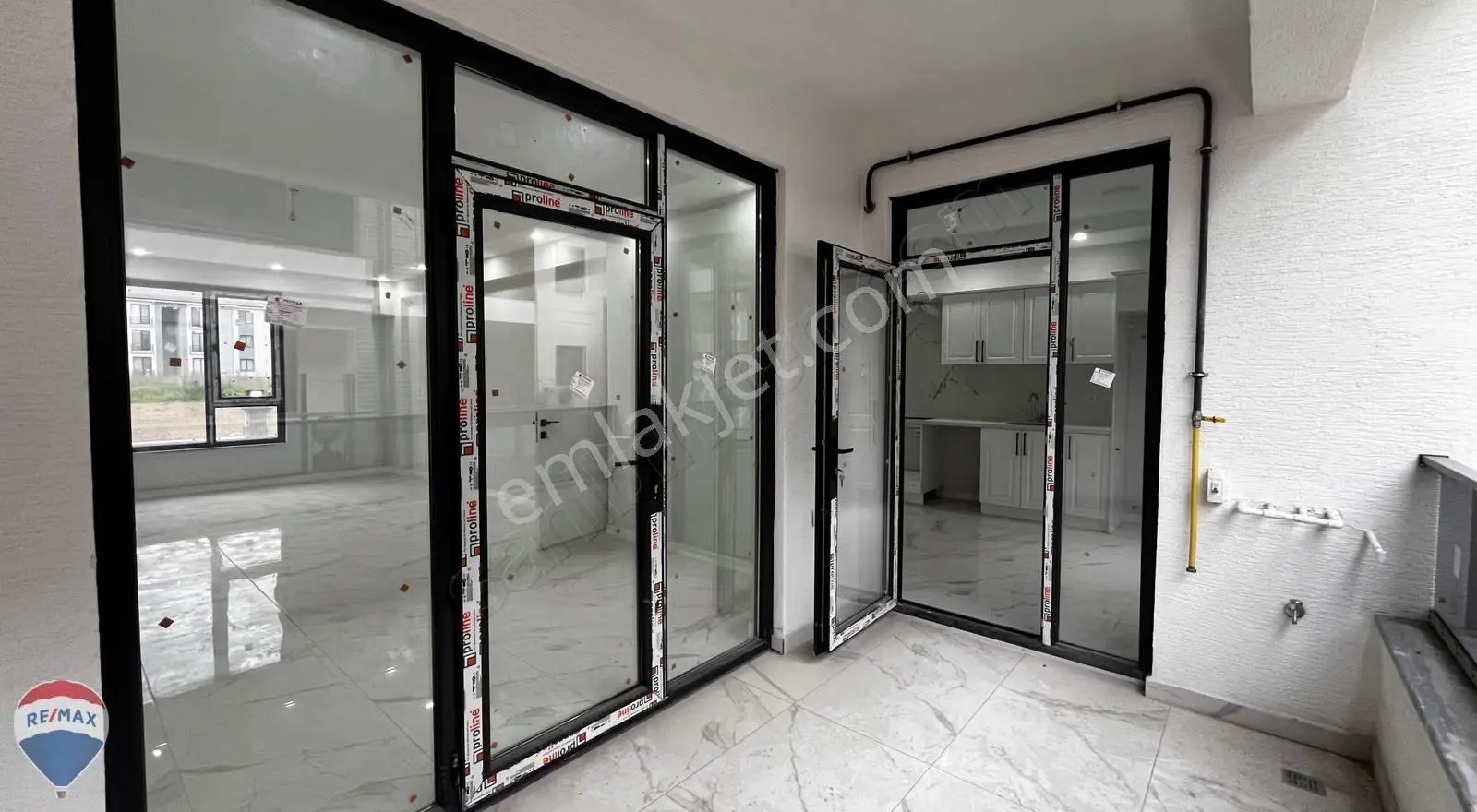 Remax Maviden Bahçeşehir Koleji Karşısı 3+1 130m2 1.kat Daire - Görsel 5