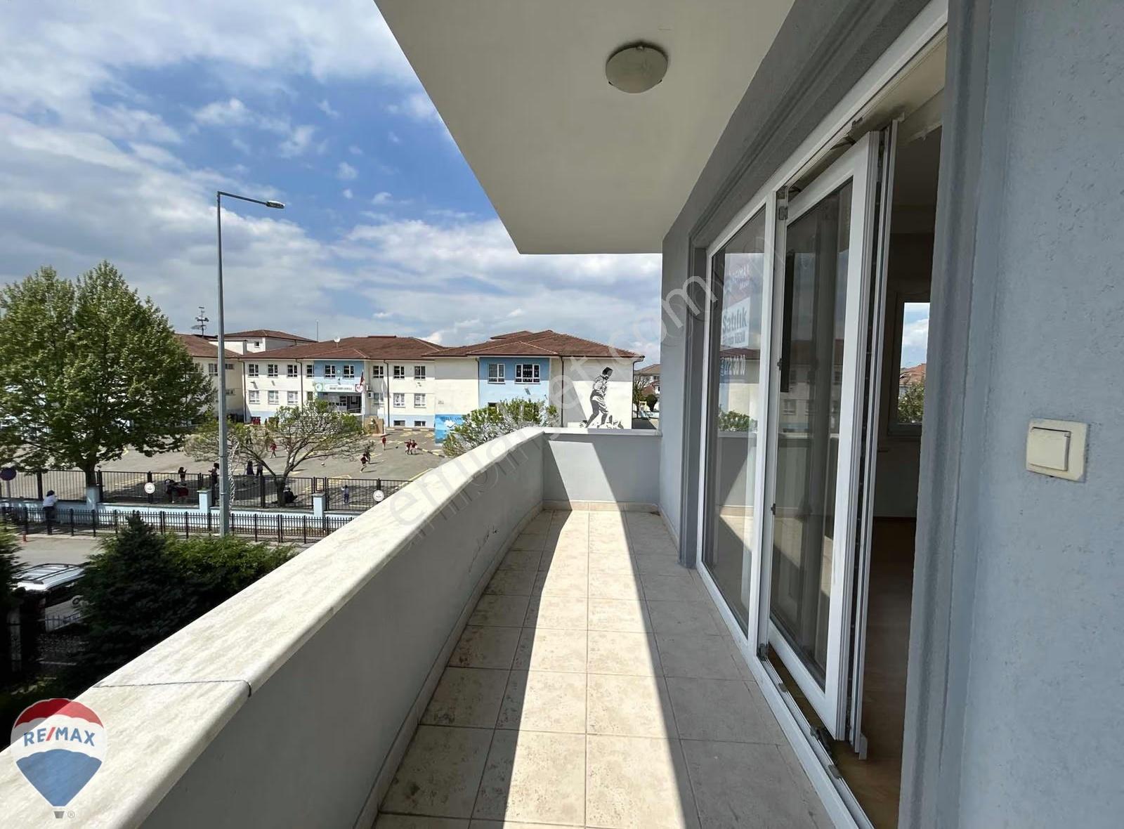 Remax Mavi'den, Serdivan Avm Yanı, Kapalı Garajlı, 3+1 Boş Daire - Görsel 18