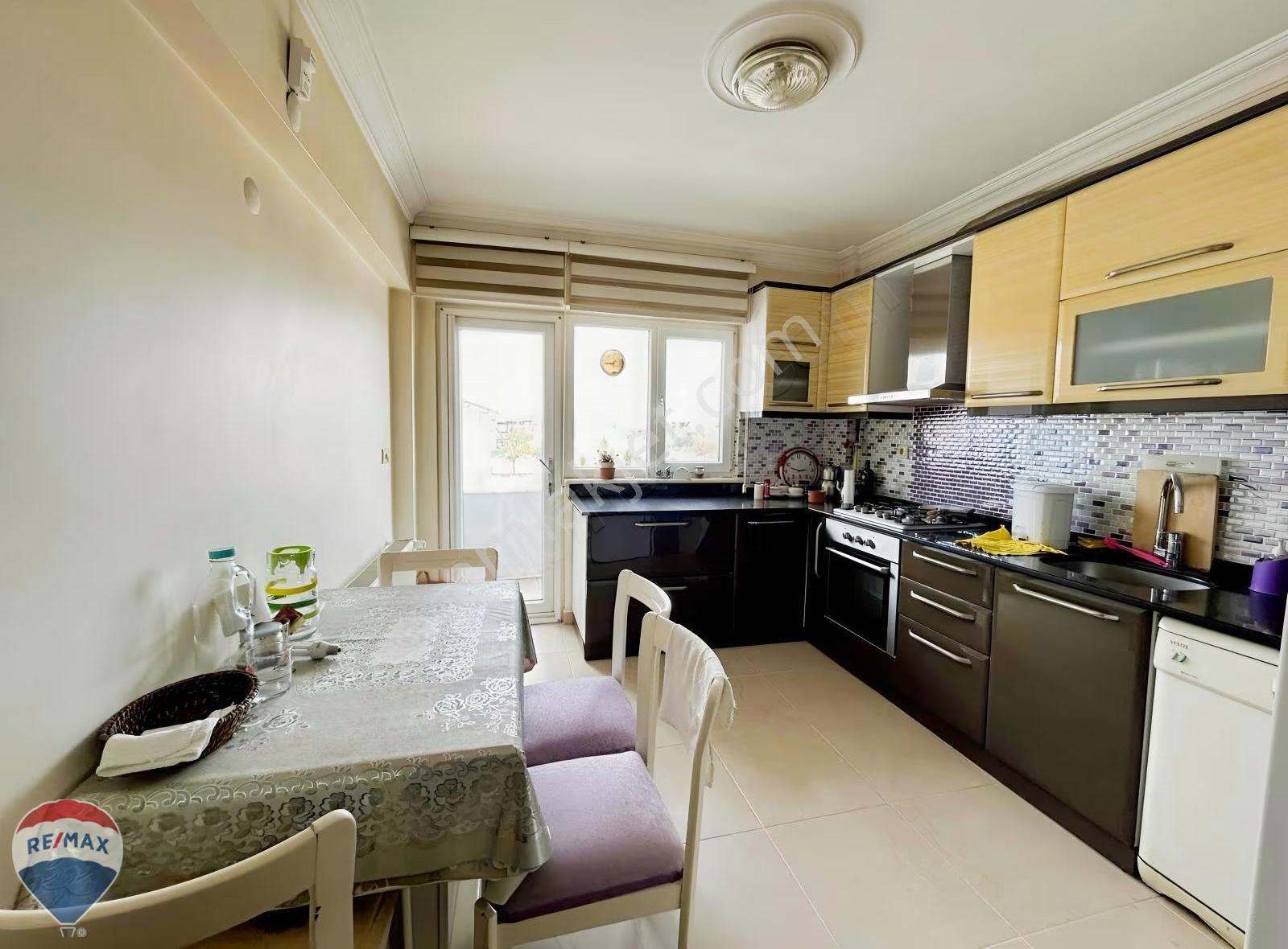 Remax Mavi'den, Serdivan Avm Yanı, Kapalı Garajlı, 3+1 Boş Daire - Görsel 17