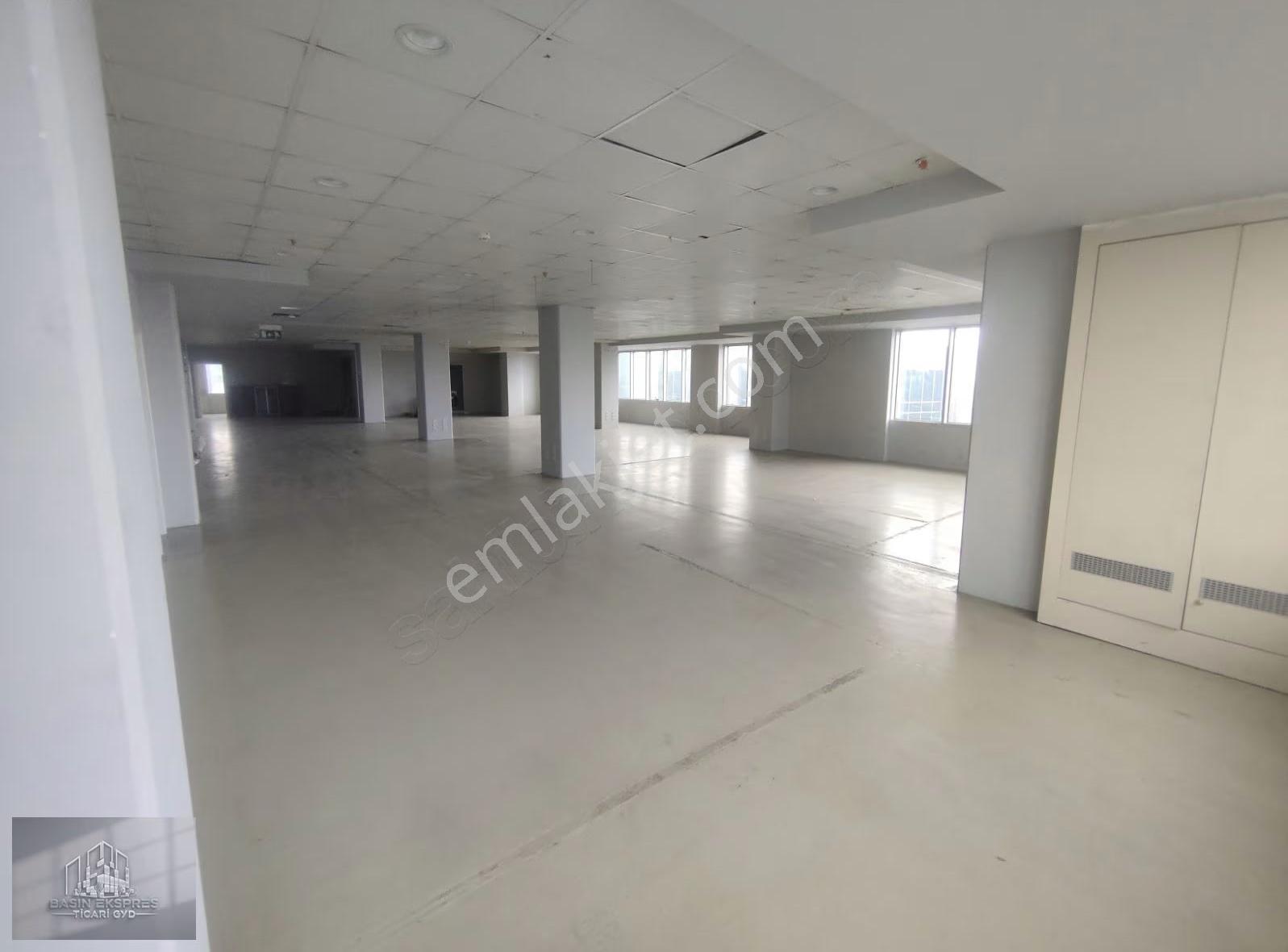 Enes Malik Toraman'dan 1000 M2 Prestijli Kiralık Plaza Katları - Görsel 16