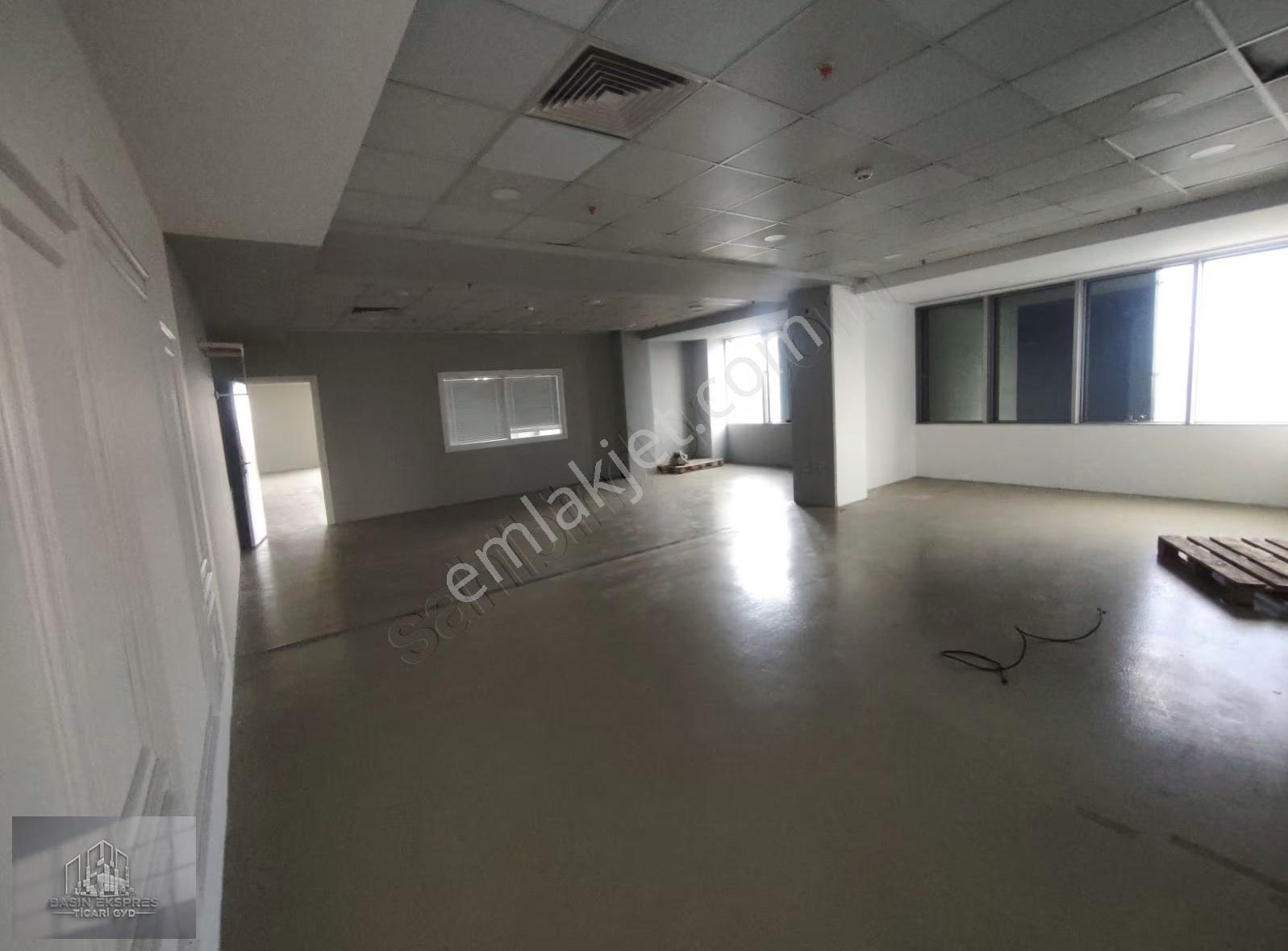 Enes Malik Toraman'dan 1000 M2 Prestijli Kiralık Plaza Katları - Görsel 33