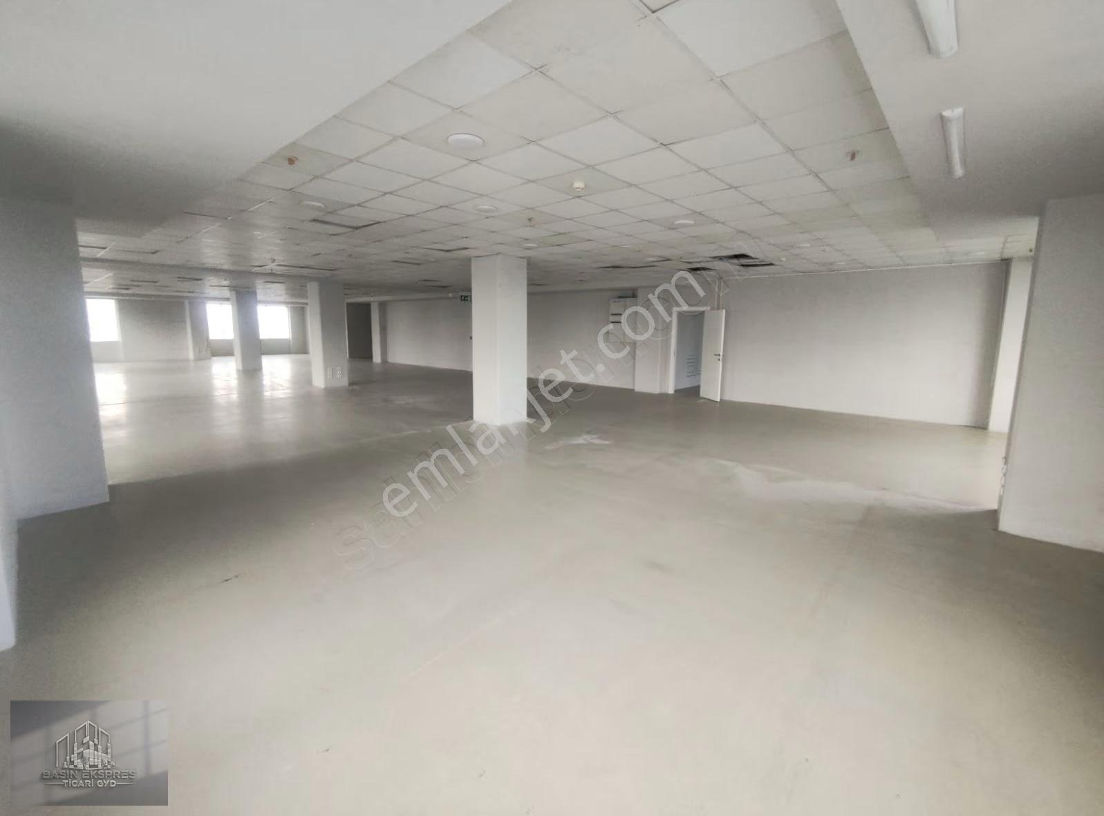 Enes Malik Toraman'dan 1000 M2 Prestijli Kiralık Plaza Katları - Görsel 22