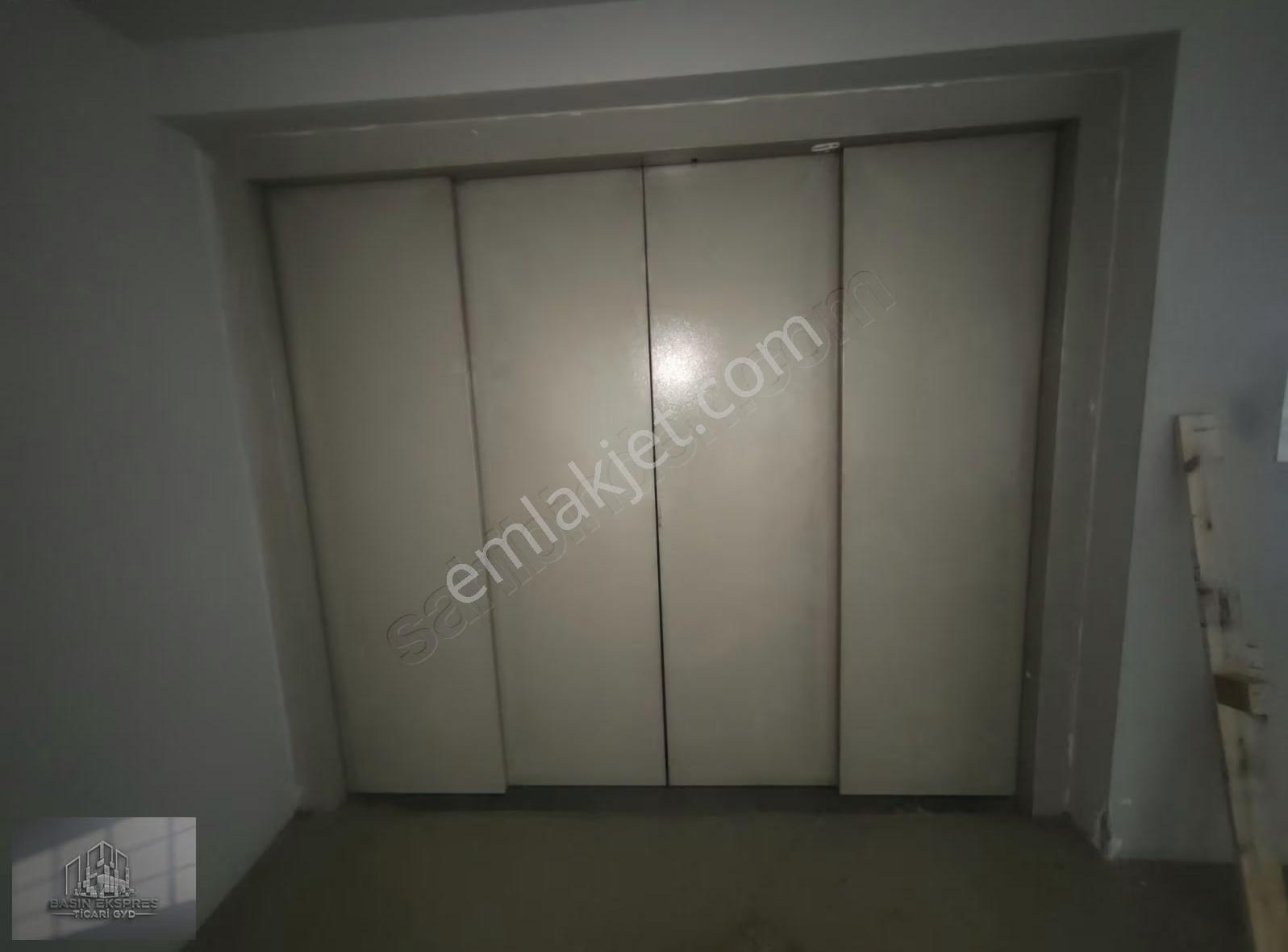 Enes Malik Toraman'dan 1000 M2 Prestijli Kiralık Plaza Katları - Görsel 14