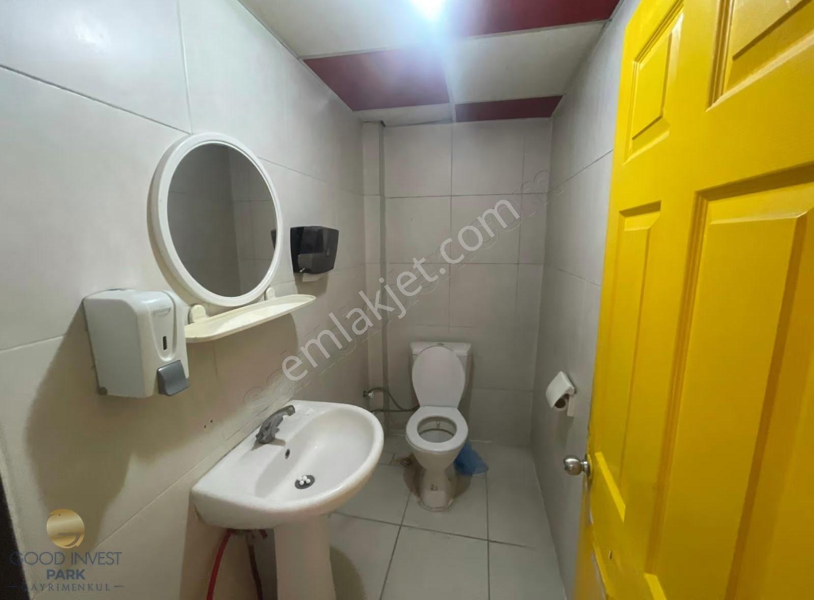 Mecidiye'de Kiralık Köşe Dükkan Caddede 80+70m2 Bodrum+mutfaklı - Görsel 12