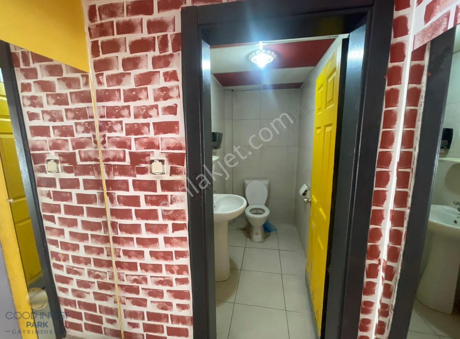 Mecidiye'de Kiralık Köşe Dükkan Caddede 80+70m2 Bodrum+mutfaklı - Görsel 13