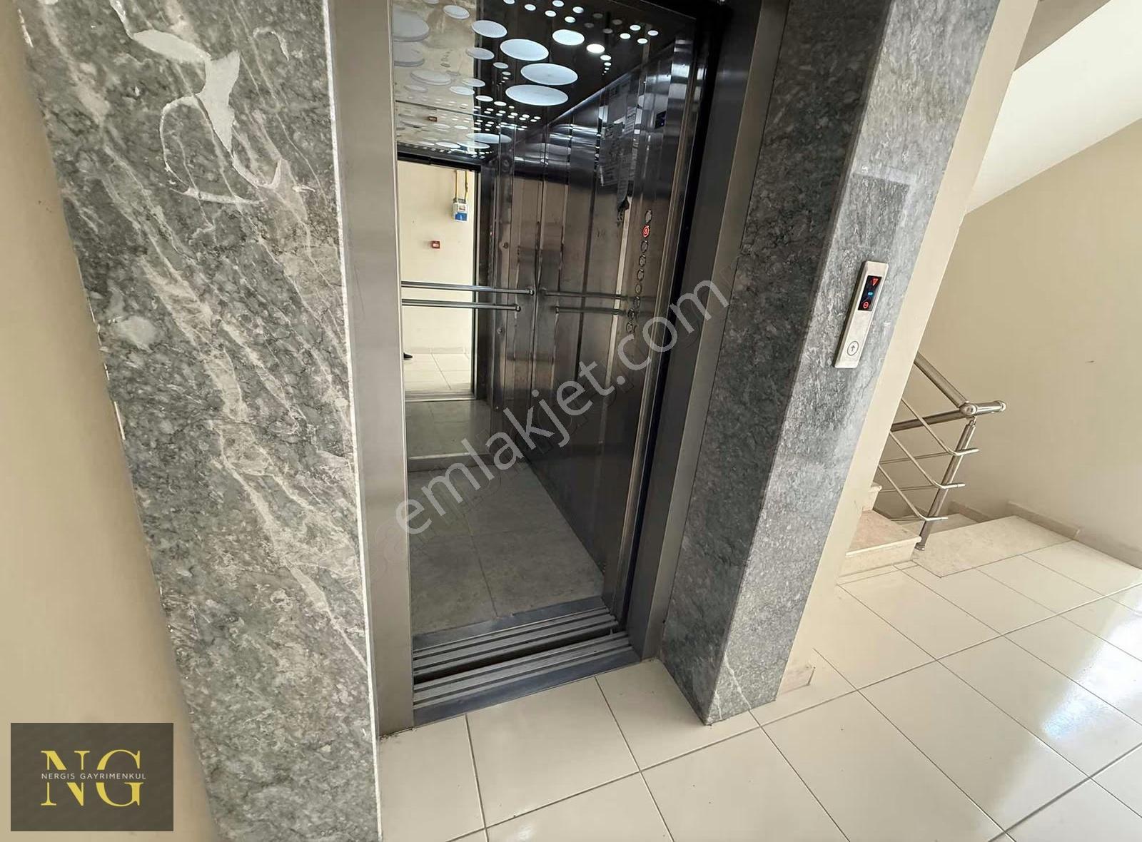 Nergis Gayrimenkulden Bersoy Sitesinde Kiralık 1+1 Fırsat Daire - Görsel 6