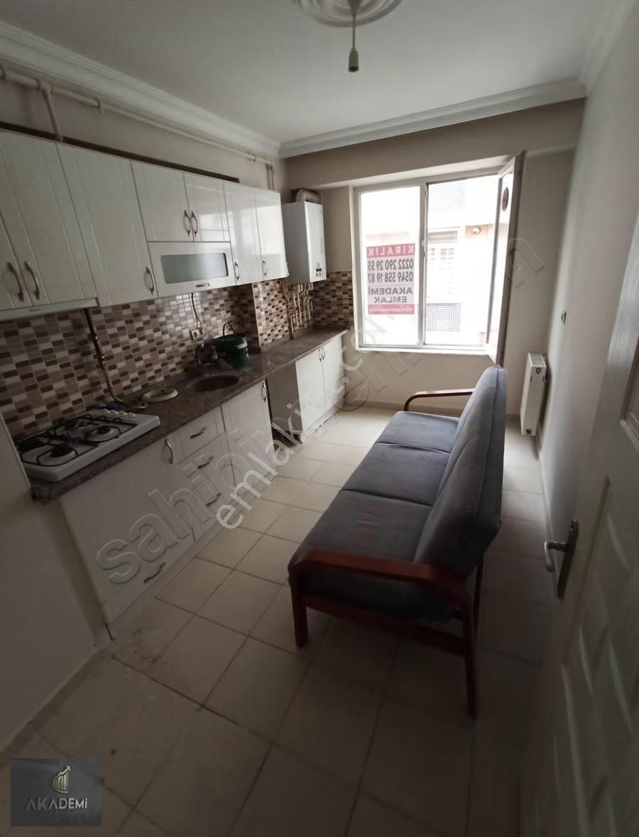 Akademi'den Espark Yakını Balkonlu Geniş Eşyasız Kiralık 2+1 - Görsel 13