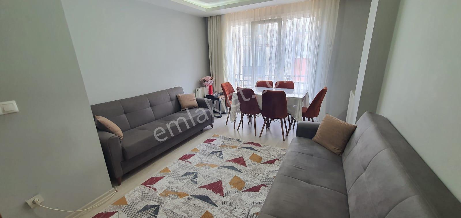 Bahçelievler Yenibosna'da Satılık 2+1 80m² Daire