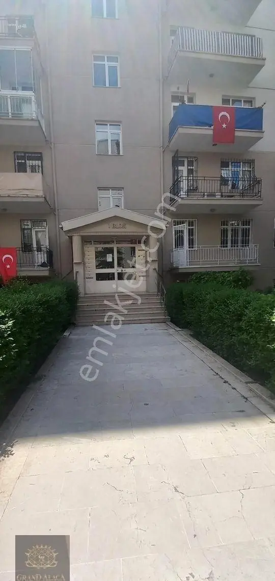 Batıkent Uğur Mumcuda Full Yapılı Satılık 3+1 Daire