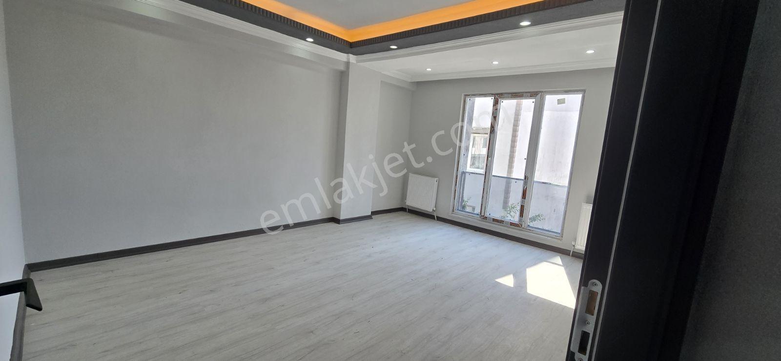 İskanklı Asansörlü Sıfır 1.kat Daire