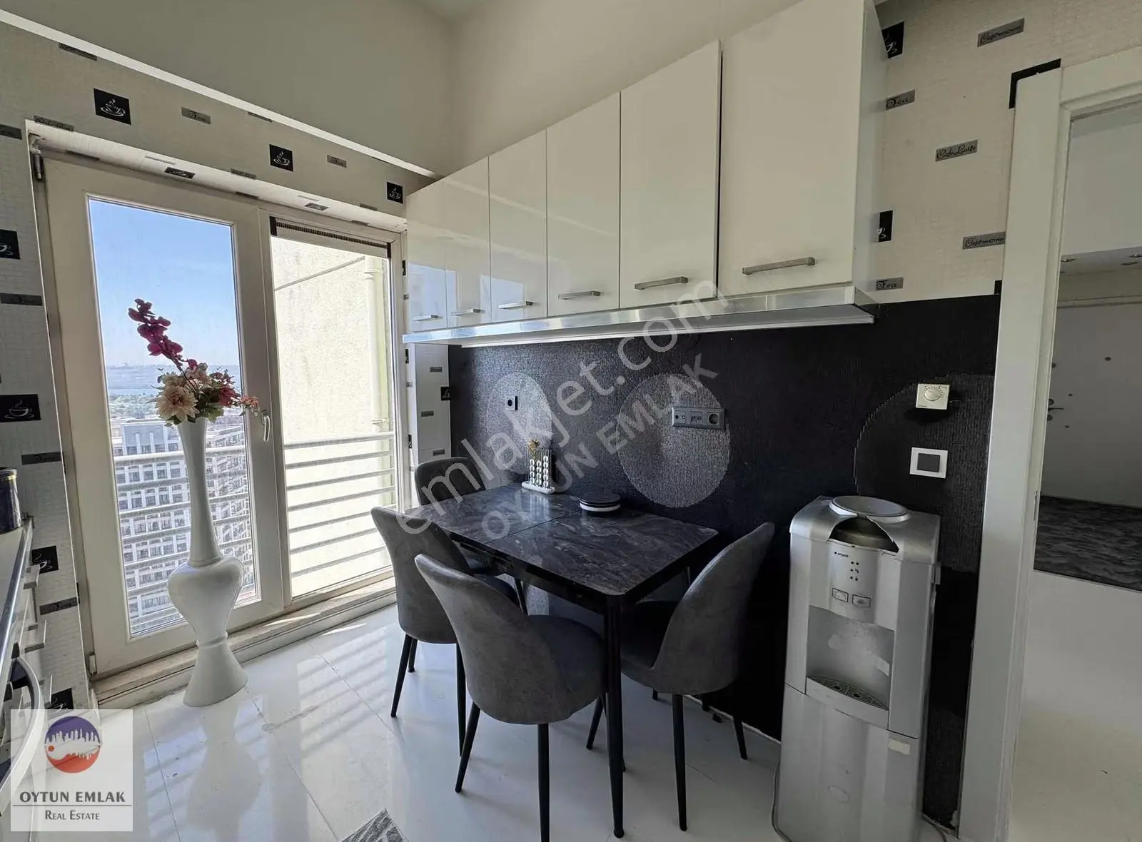 İstanbul Sarayları Göl Manzaralı Full Eşyalı 2+1 Kiralık Daire - Görsel 4