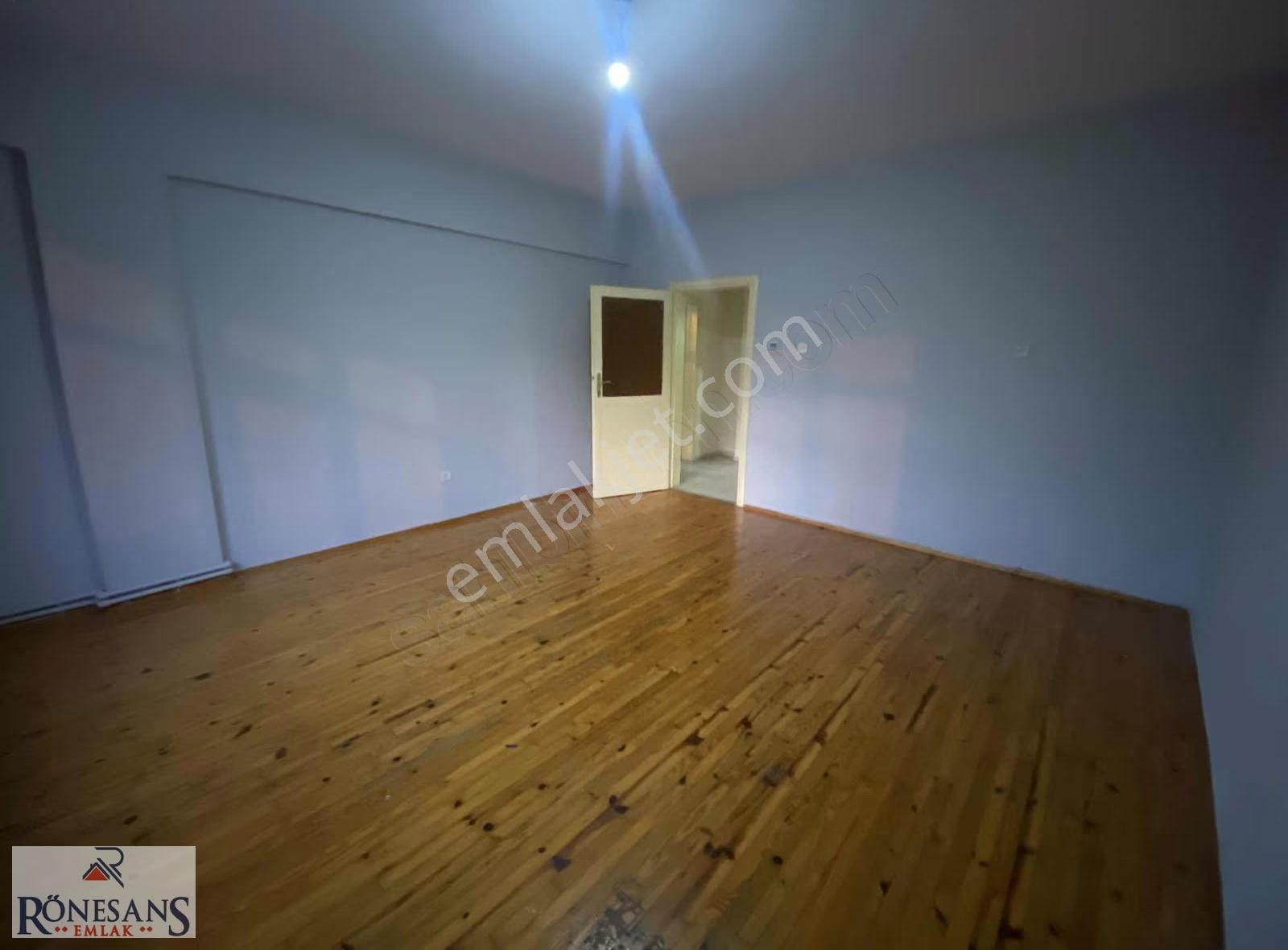 Rönesans Emlaktan Geniş 2+1 Kiralık Daire - Görsel 2