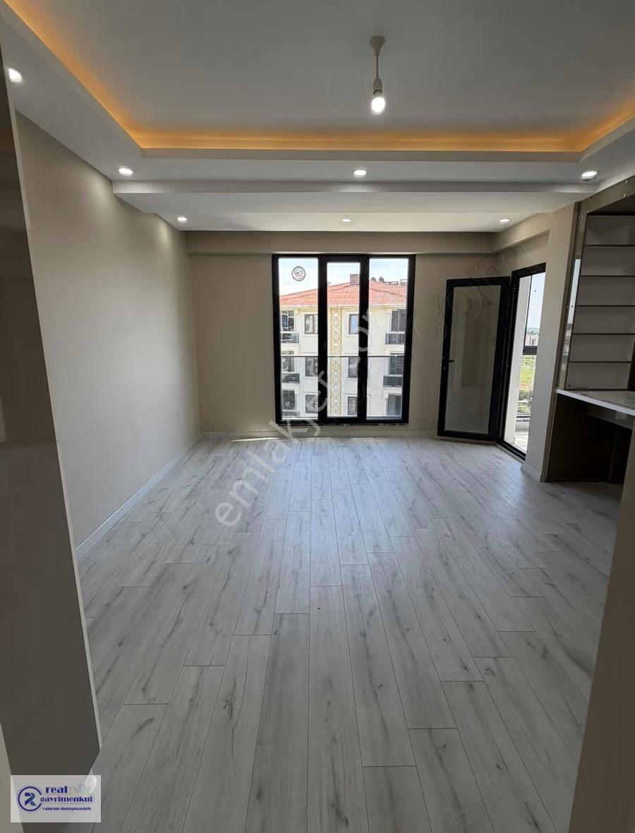 Rumeli Mah.havuzlu Site İçerisinde Güney Cephe 1+1 Satılık Daire - Görsel 8