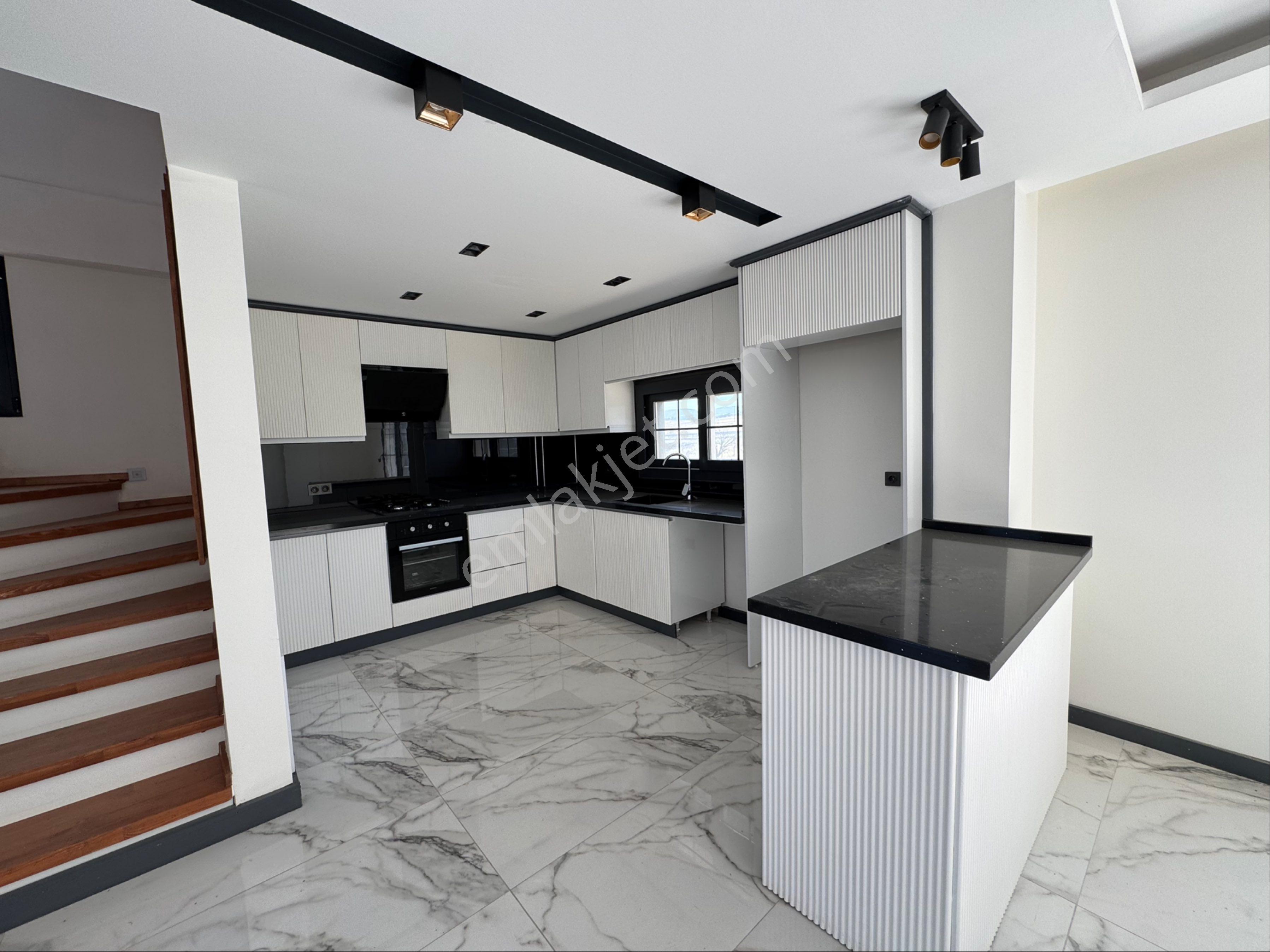 İzmir Seferihisar Da Satılık 3+1 350 M2 İçinde Havuzlu Tek Müstakil Villa - Görsel 34