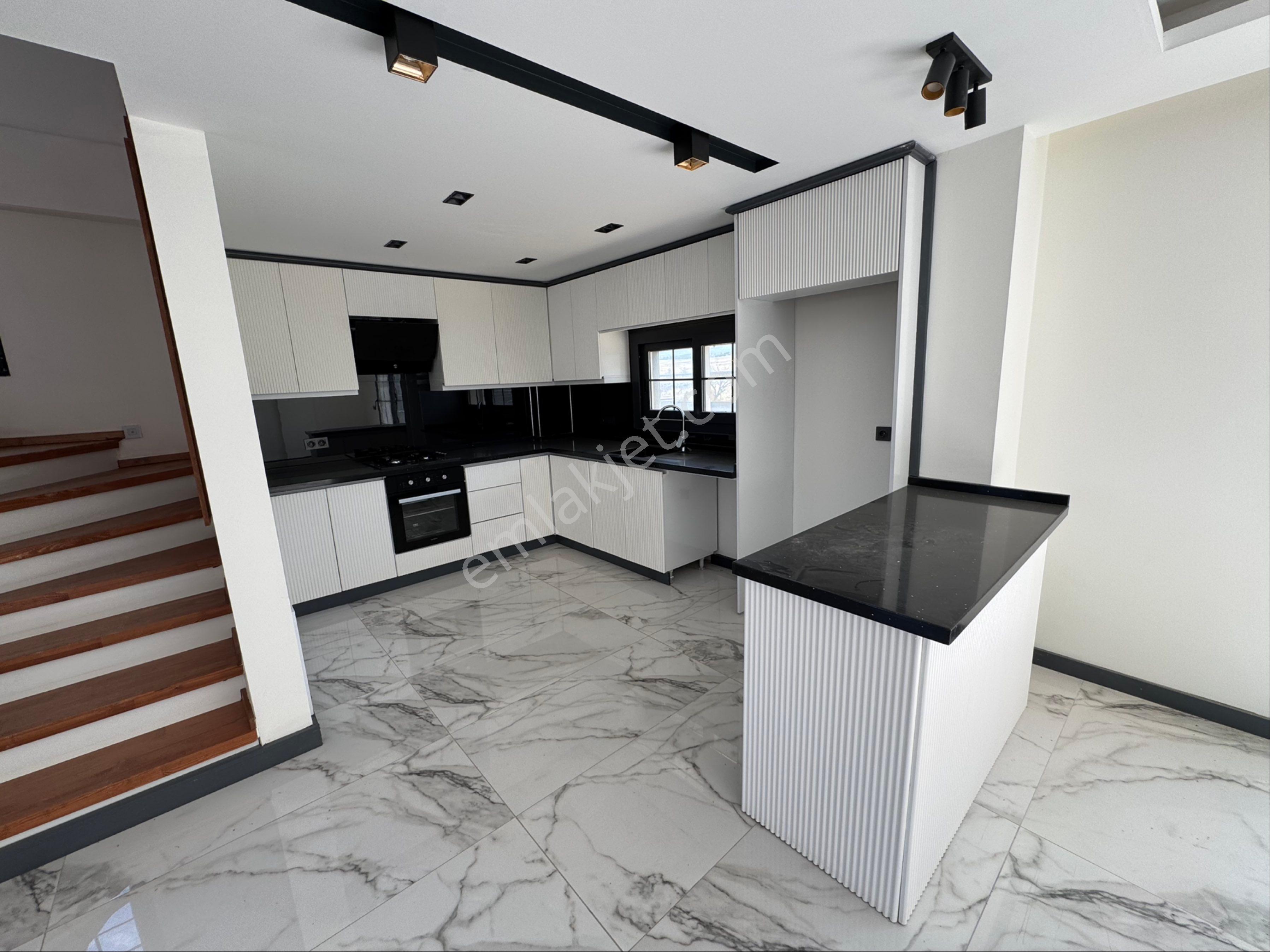 İzmir Seferihisar Da Satılık 3+1 350 M2 İçinde Havuzlu Tek Müstakil Villa - Görsel 22
