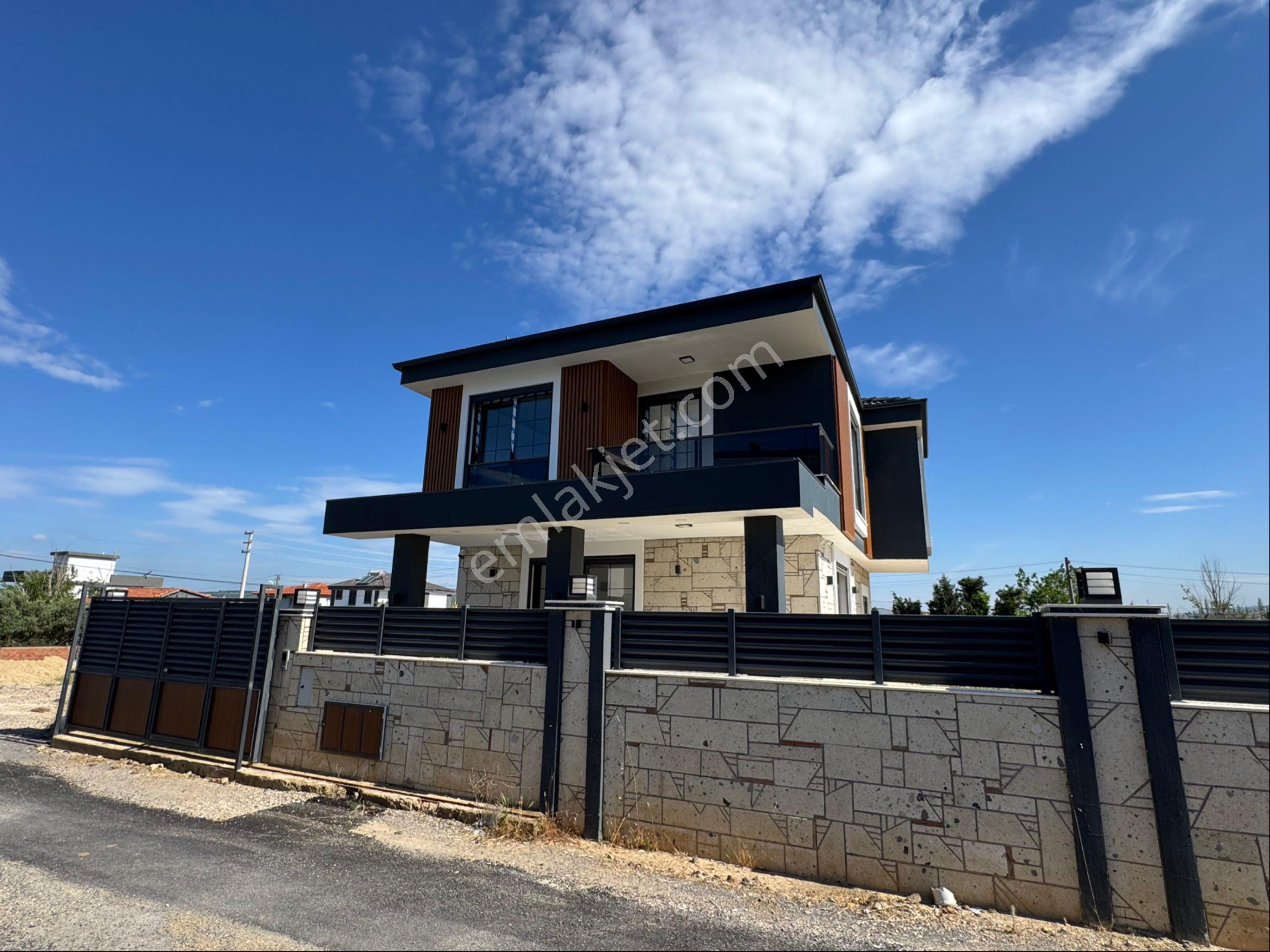 İzmir Seferihisar Da Satılık 3+1 350 M2 İçinde Havuzlu Tek Müstakil Villa - Görsel 6