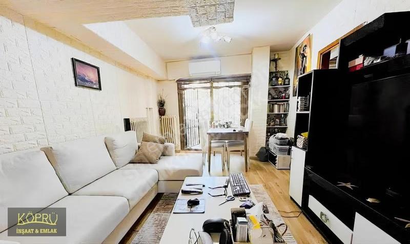 Köprü Emlaktan Nişantaşı Teşvikiyede 60 M2 1+1 Satılık Daire