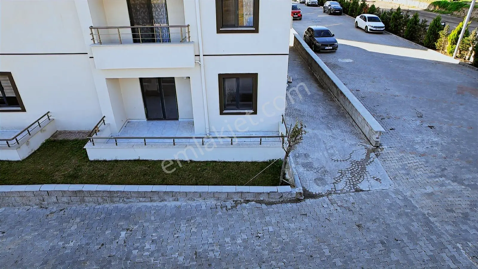 Redstone'dan Ulus Residence'de Bahçe Katı Teraslı Kilerli Daire - Görsel 5