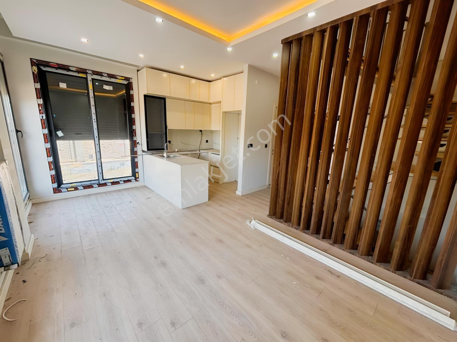 Foça 'da Deniz Manzaralı, Oturuma Hazır Dubleks Villa - Görsel 18