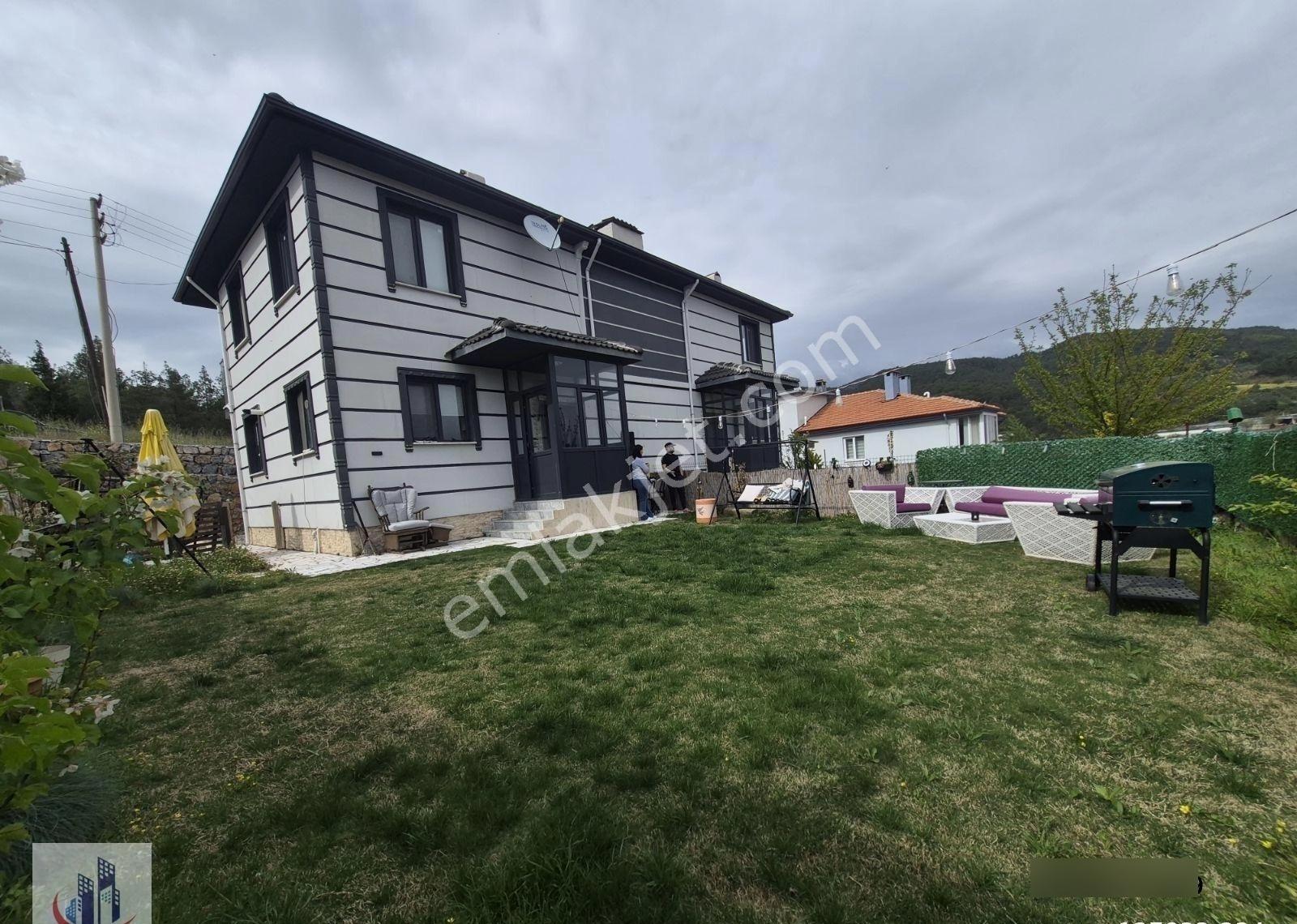 Akçaova Merkezde Ormana Sıfır Villa - Görsel 15