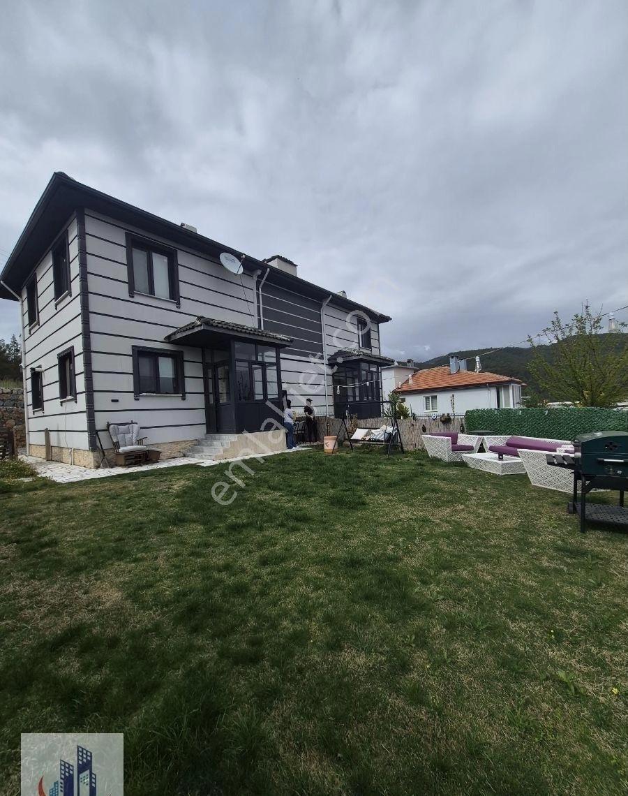 Akçaova Merkezde Ormana Sıfır Villa - Görsel 18