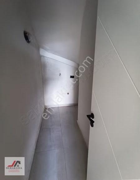 Akbük'te Kiralık Havuzlu Sitede 3+1 Manzaralı Dubleks - Görsel 21