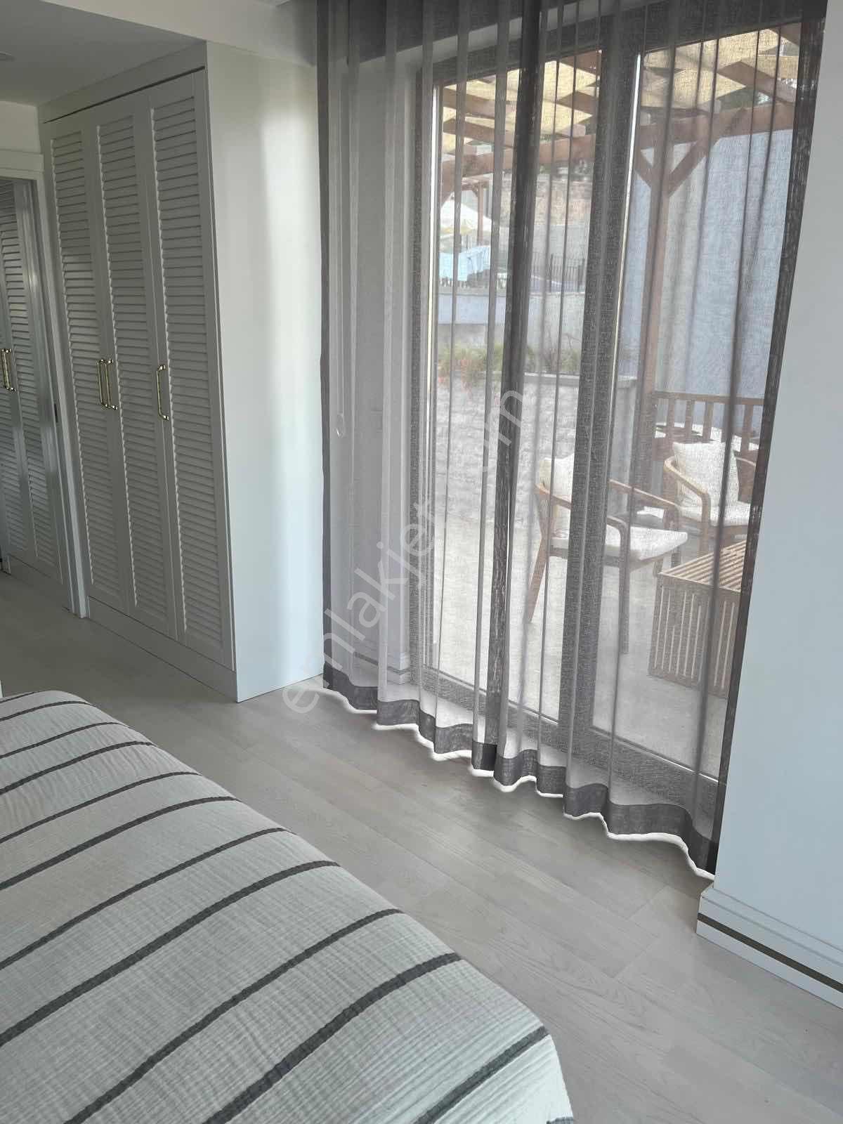 Çocuk Parkı Havuz Özel Plaj Güvenlik En Keyifli 3+1 Villa - Görsel 33