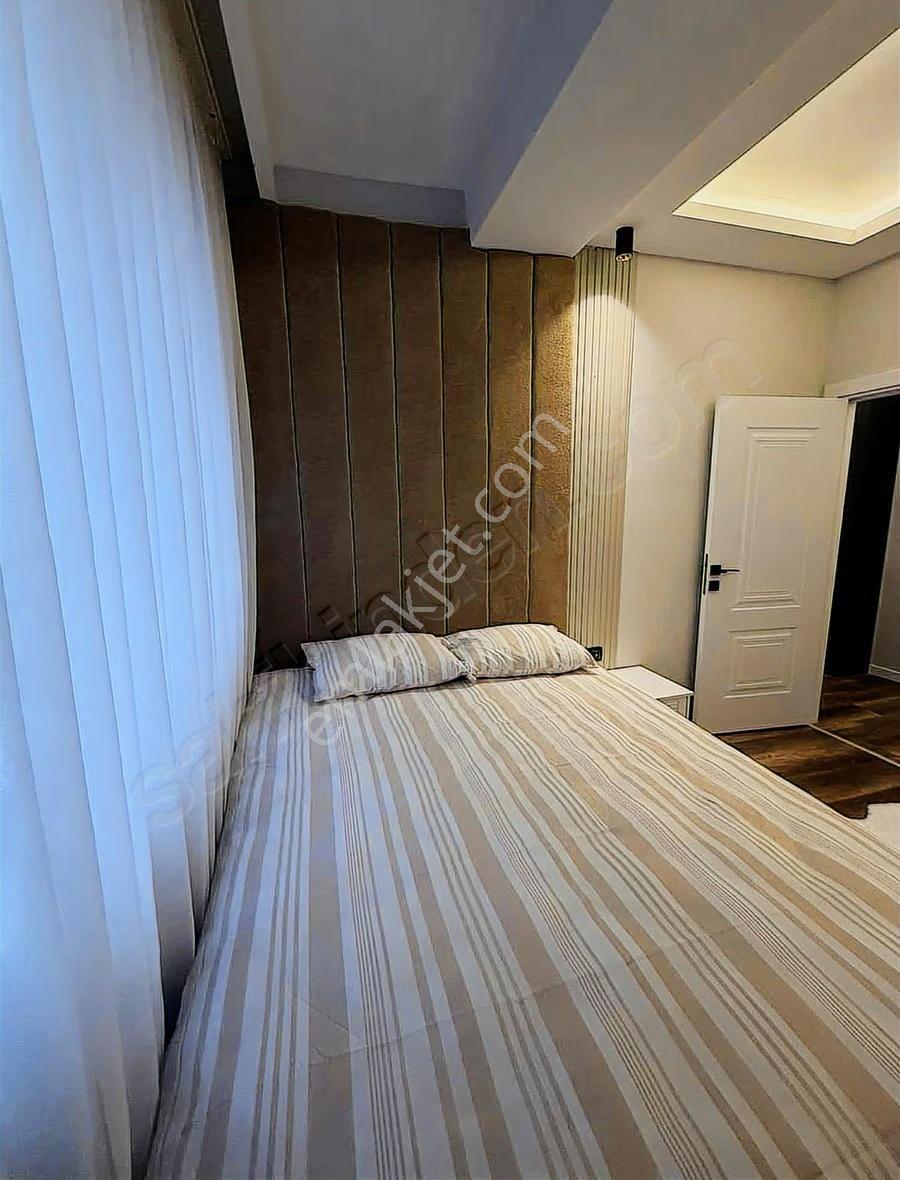 Çok Lüks Özel Mimari Çalışmayla Eşyalandırılmış İskanlı 1+1 - Görsel 23