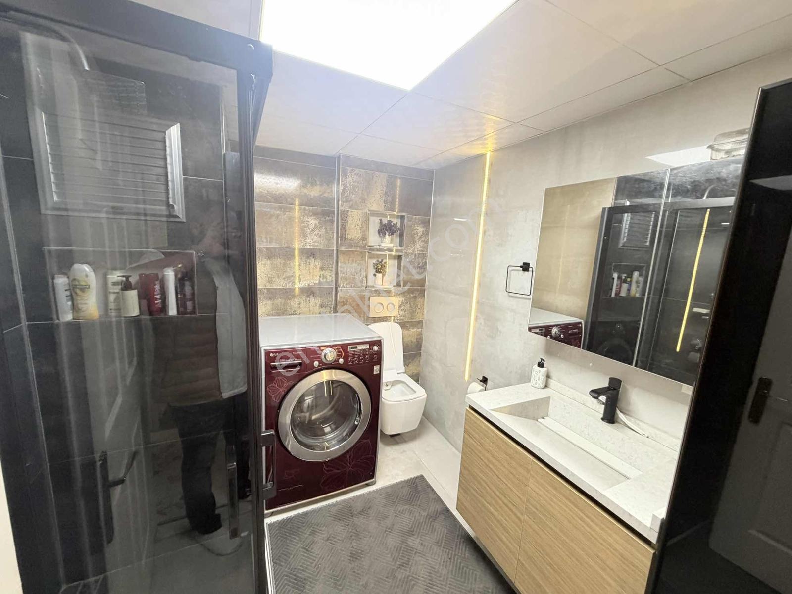 Gülyaka Mah. 16 Senelik Otoparklı Manzaralı 3+1 Lüx Daire - Görsel 32