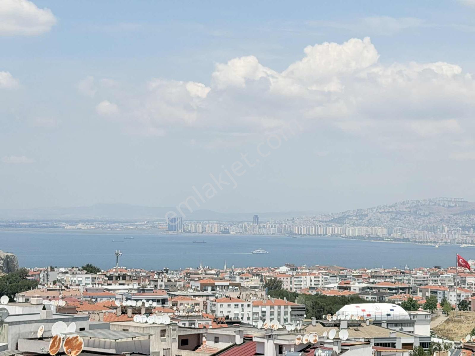 Gülyaka Mah. 16 Senelik Otoparklı Manzaralı 3+1 Lüx Daire - Görsel 25
