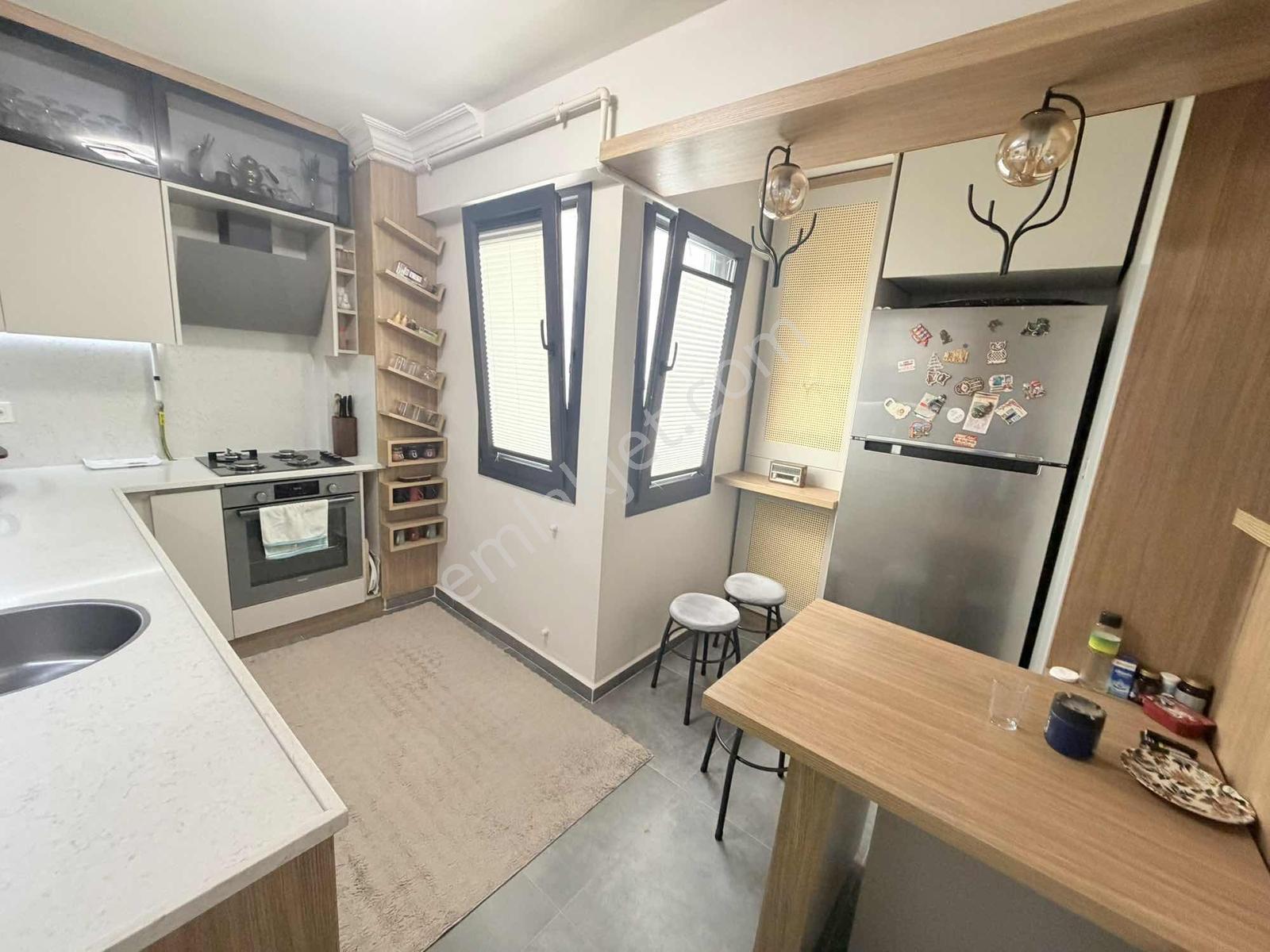 Gülyaka Mah. 16 Senelik Otoparklı Manzaralı 3+1 Lüx Daire - Görsel 12