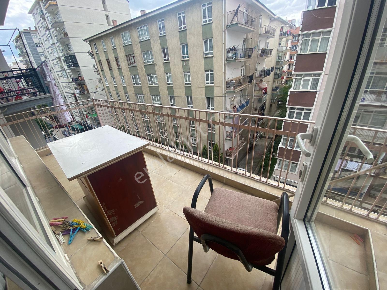 Demetevlerde 3+1 5 Nci Kat Asansörlü Eşyalı Kiralık Daire - Görsel 22