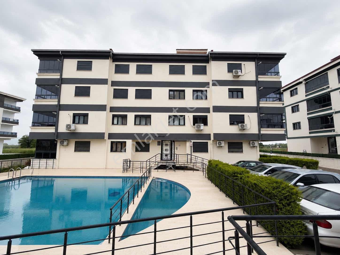 Bakan Dan Havuzlu Sitede Bahçeli 2+1 Kapalı Mutfak