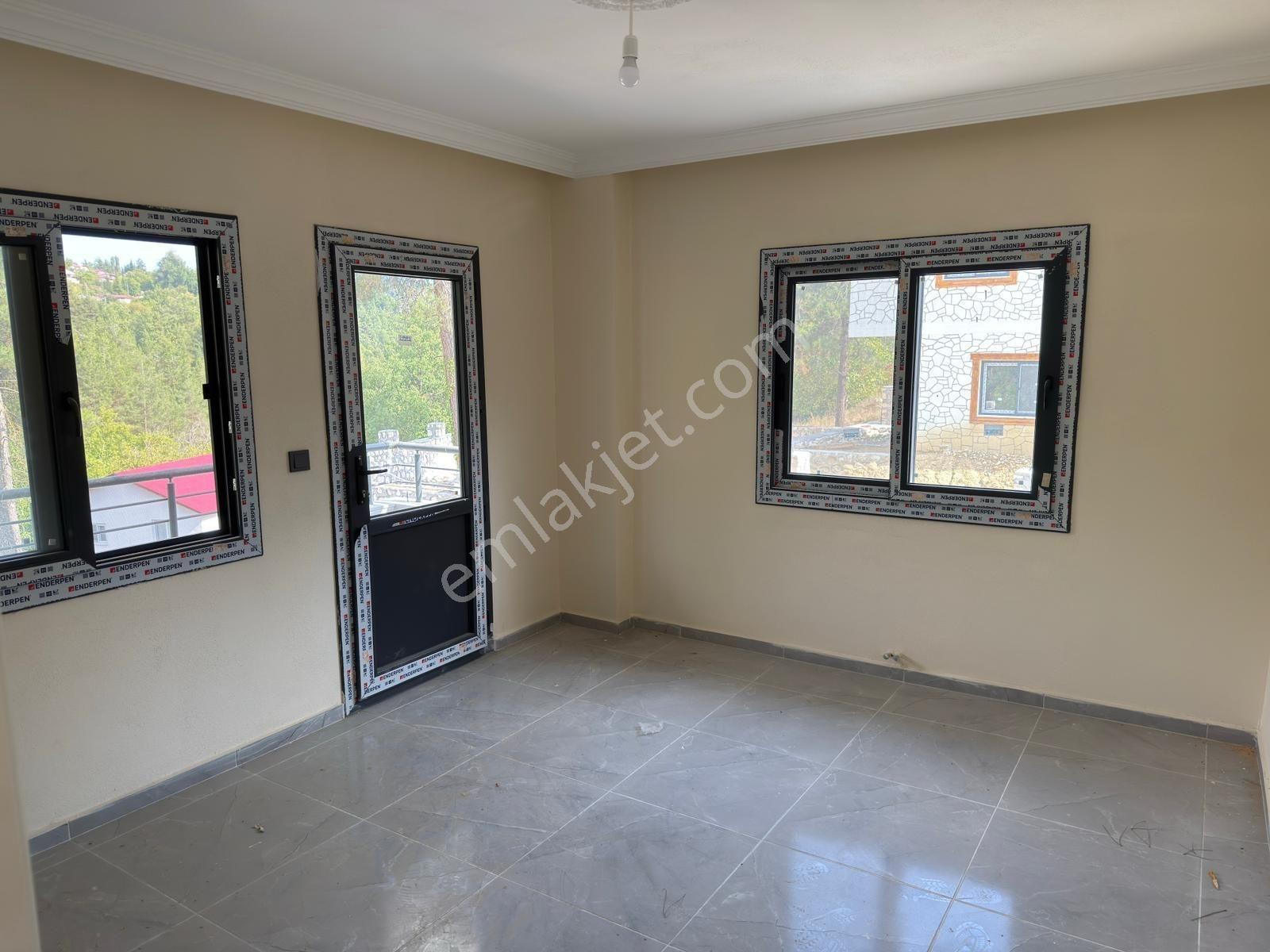 Avcı Emlak Tan Çamlıyaylada Kaçırılmayacak Satılık Lüx Villa - Görsel 12