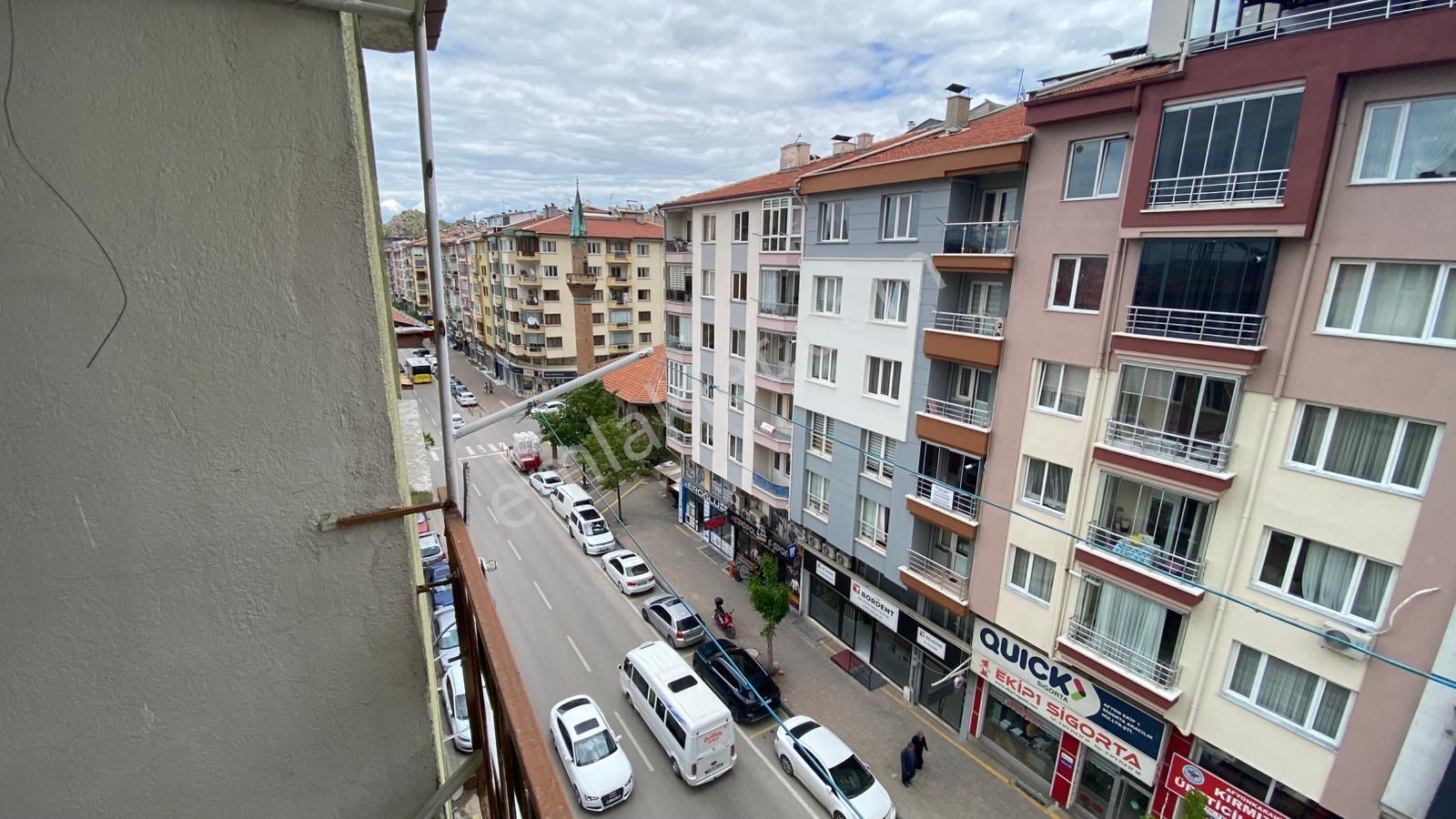 Afyon Özsu Emlak'tan Gazlıgöl Cd. Satılık 2+1 Daire - Görsel 14